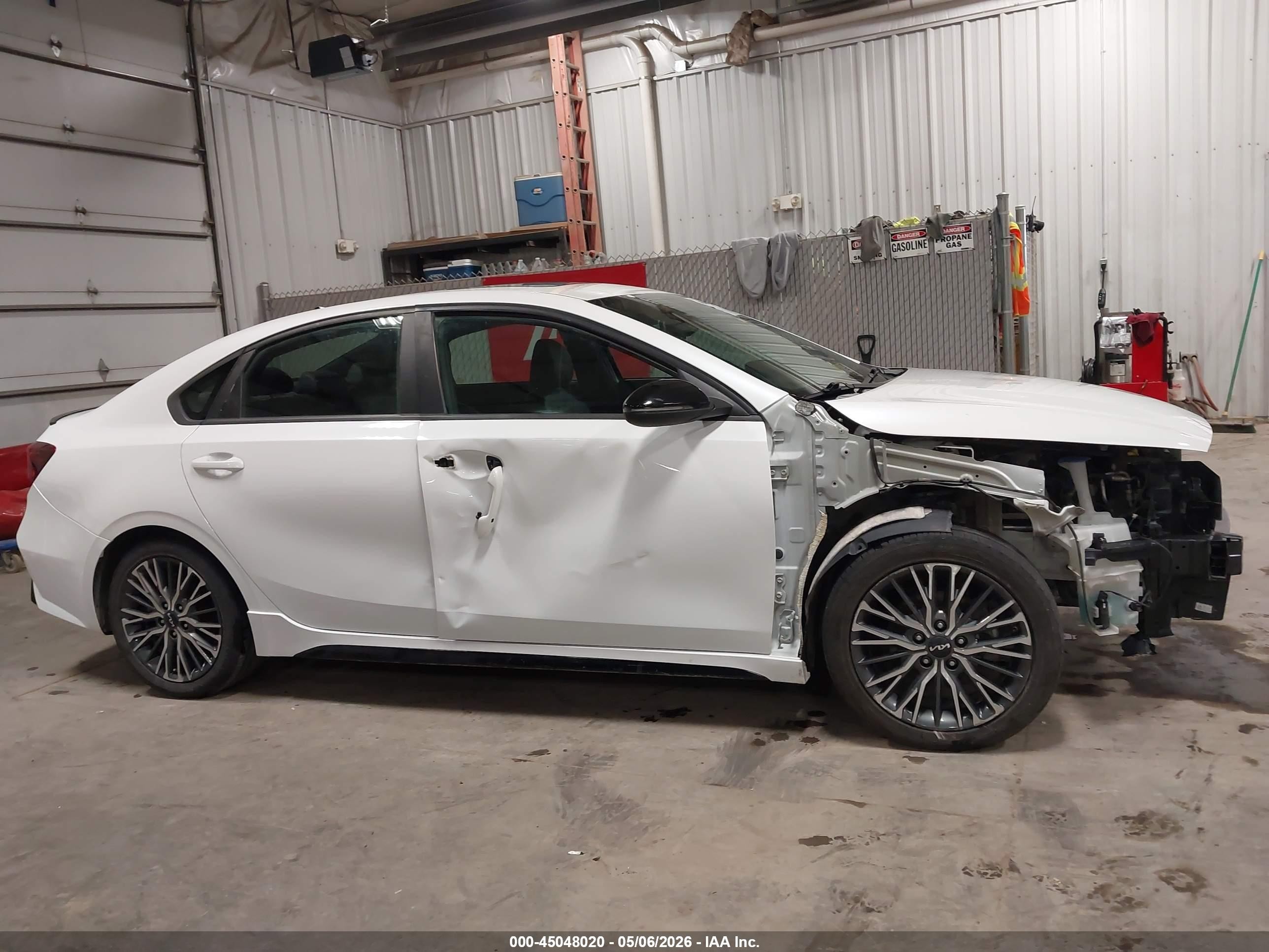2022 Kia Forte Gt-line Белый vin: 3KPF54AD1NE426590