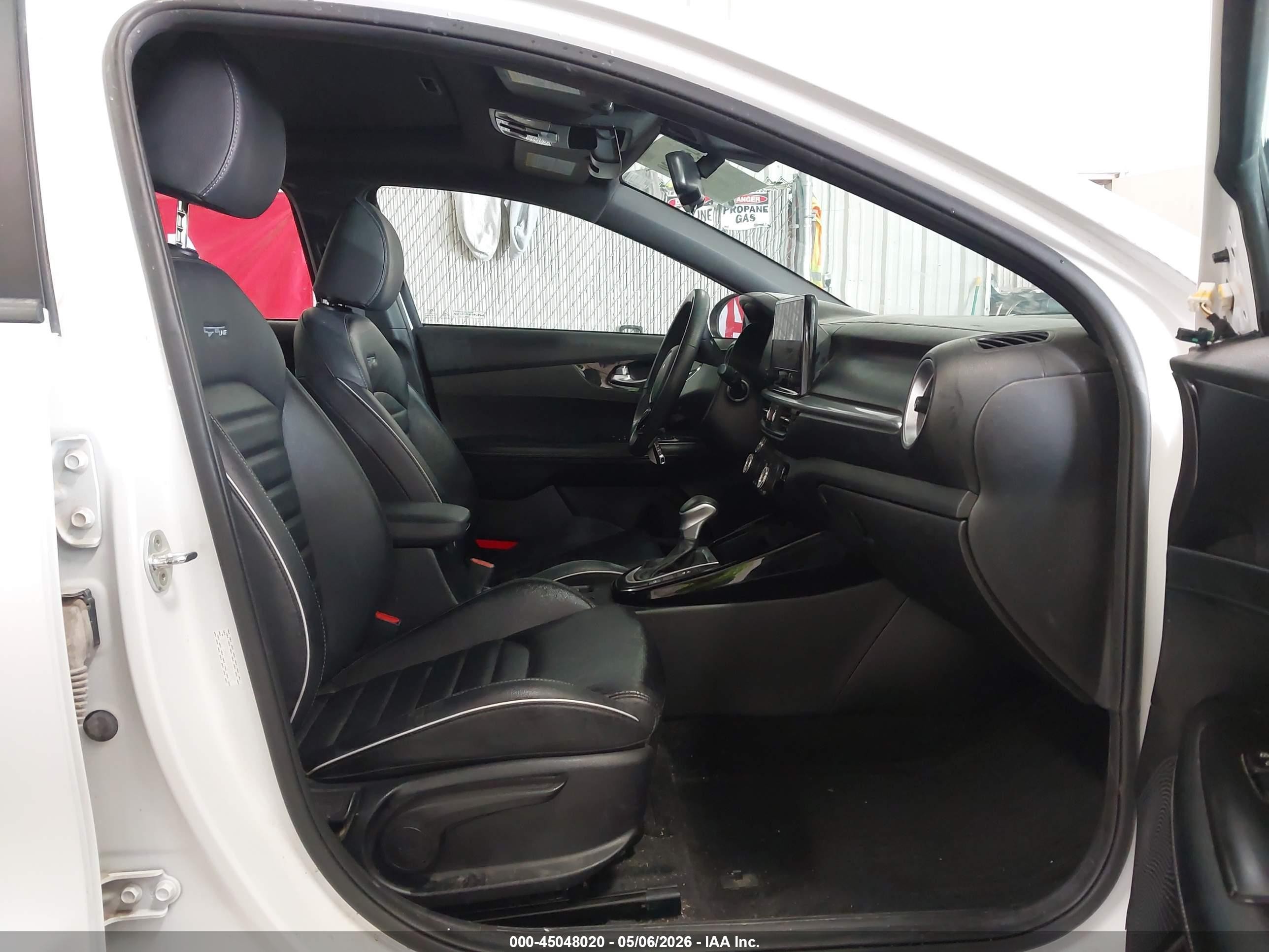 2022 Kia Forte Gt-line Белый vin: 3KPF54AD1NE426590