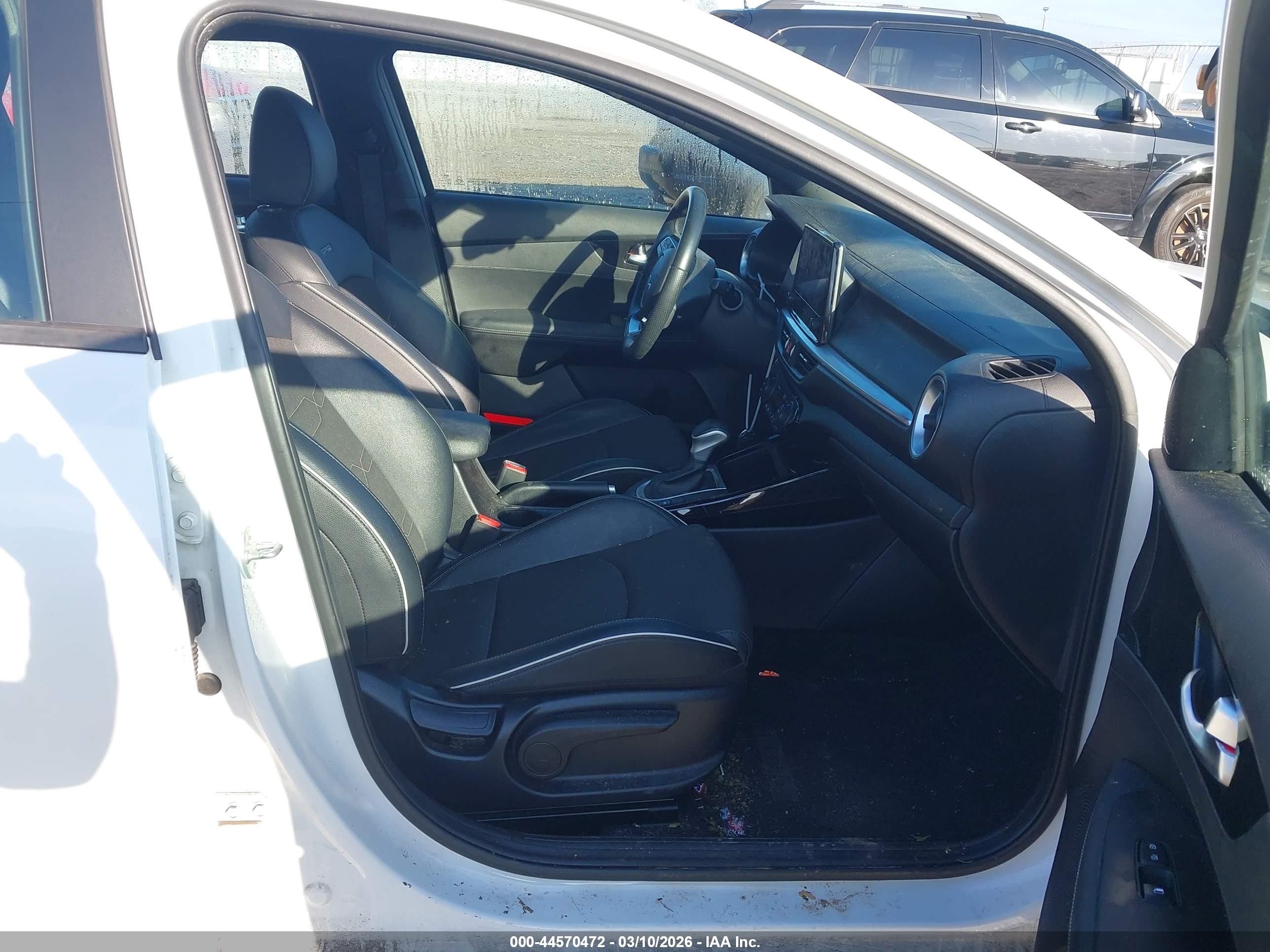 2023 Kia Forte Gt-line White vin: 3KPF54AD2PE631418