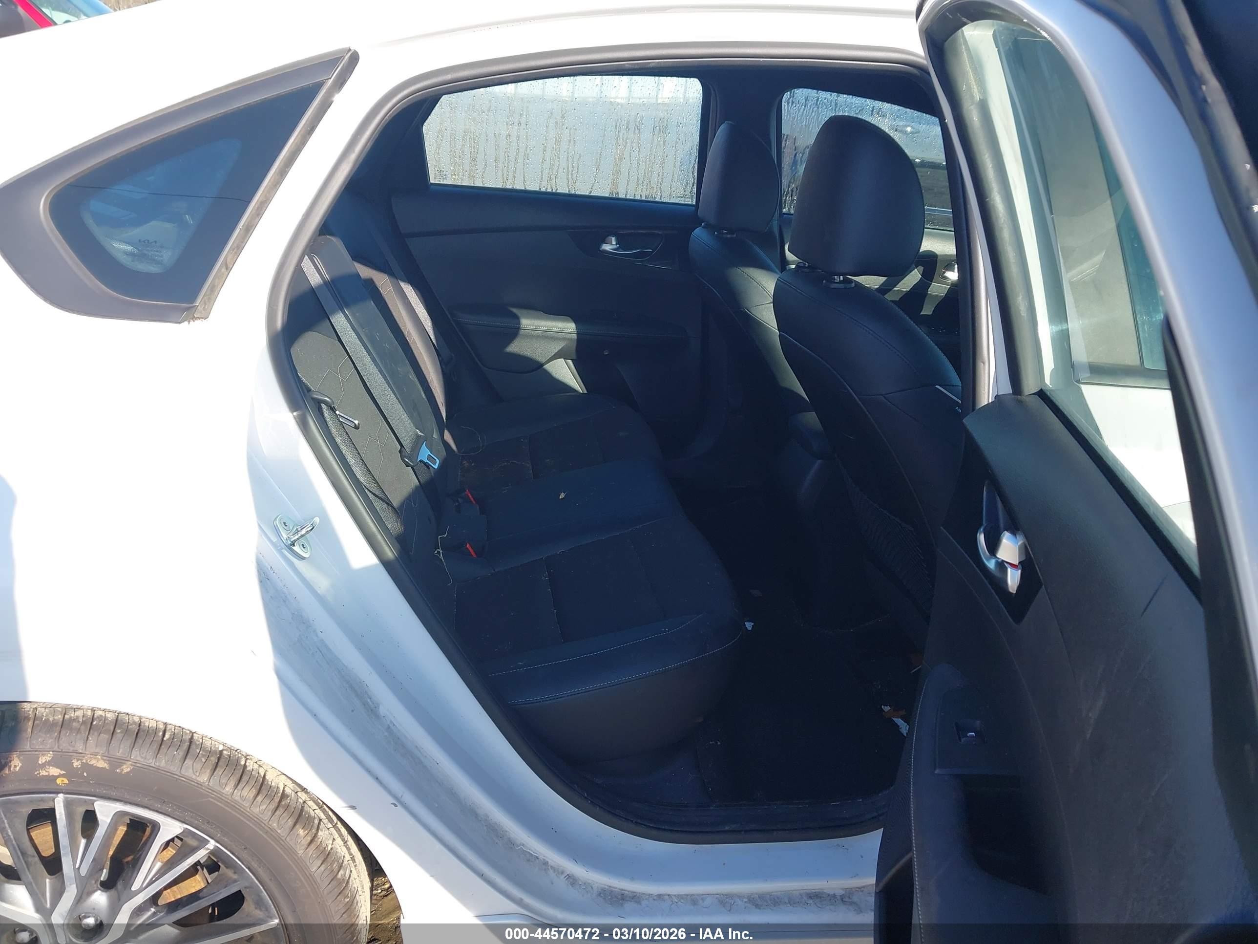 2023 Kia Forte Gt-line White vin: 3KPF54AD2PE631418