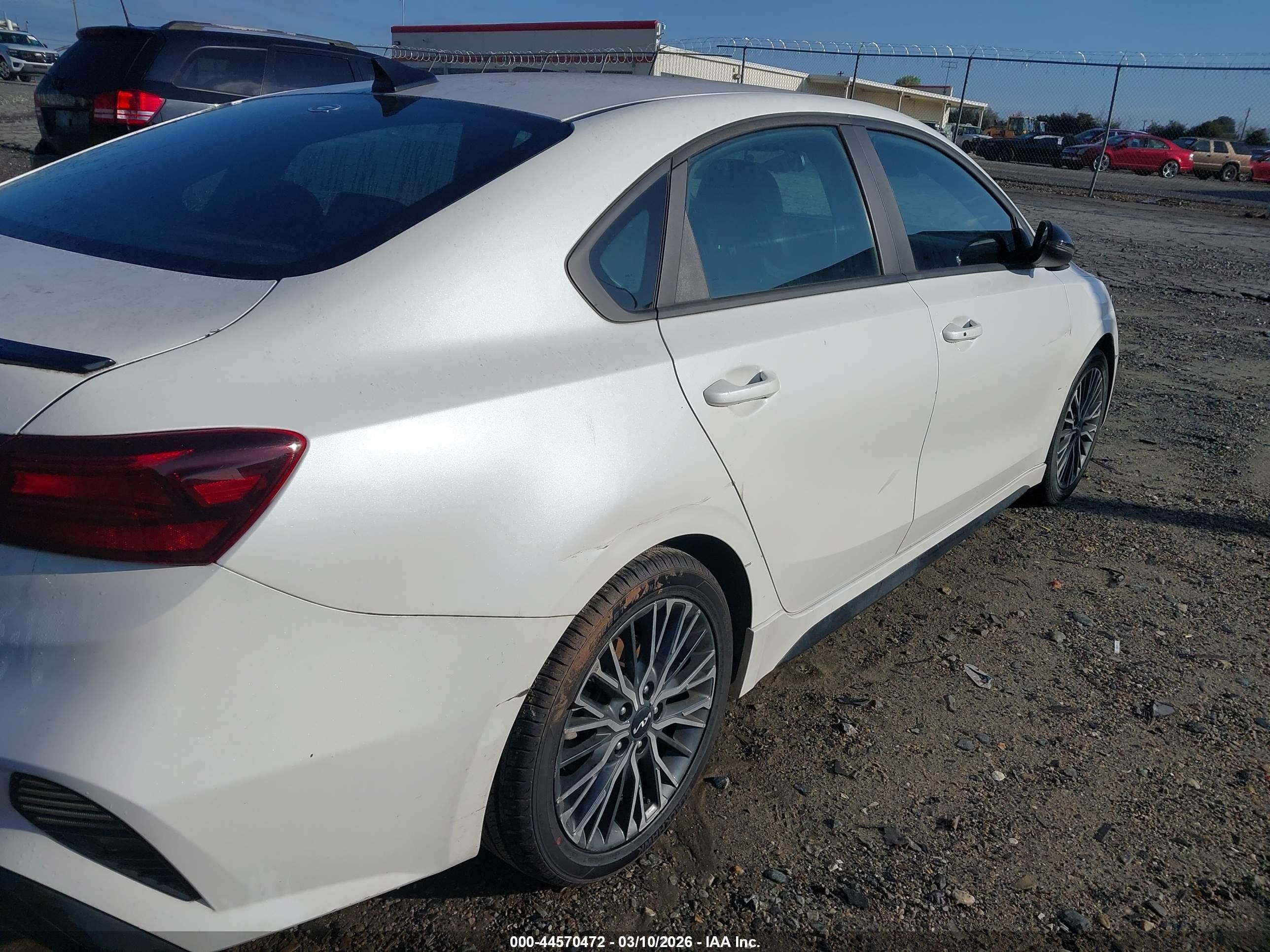 2023 Kia Forte Gt-line White vin: 3KPF54AD2PE631418