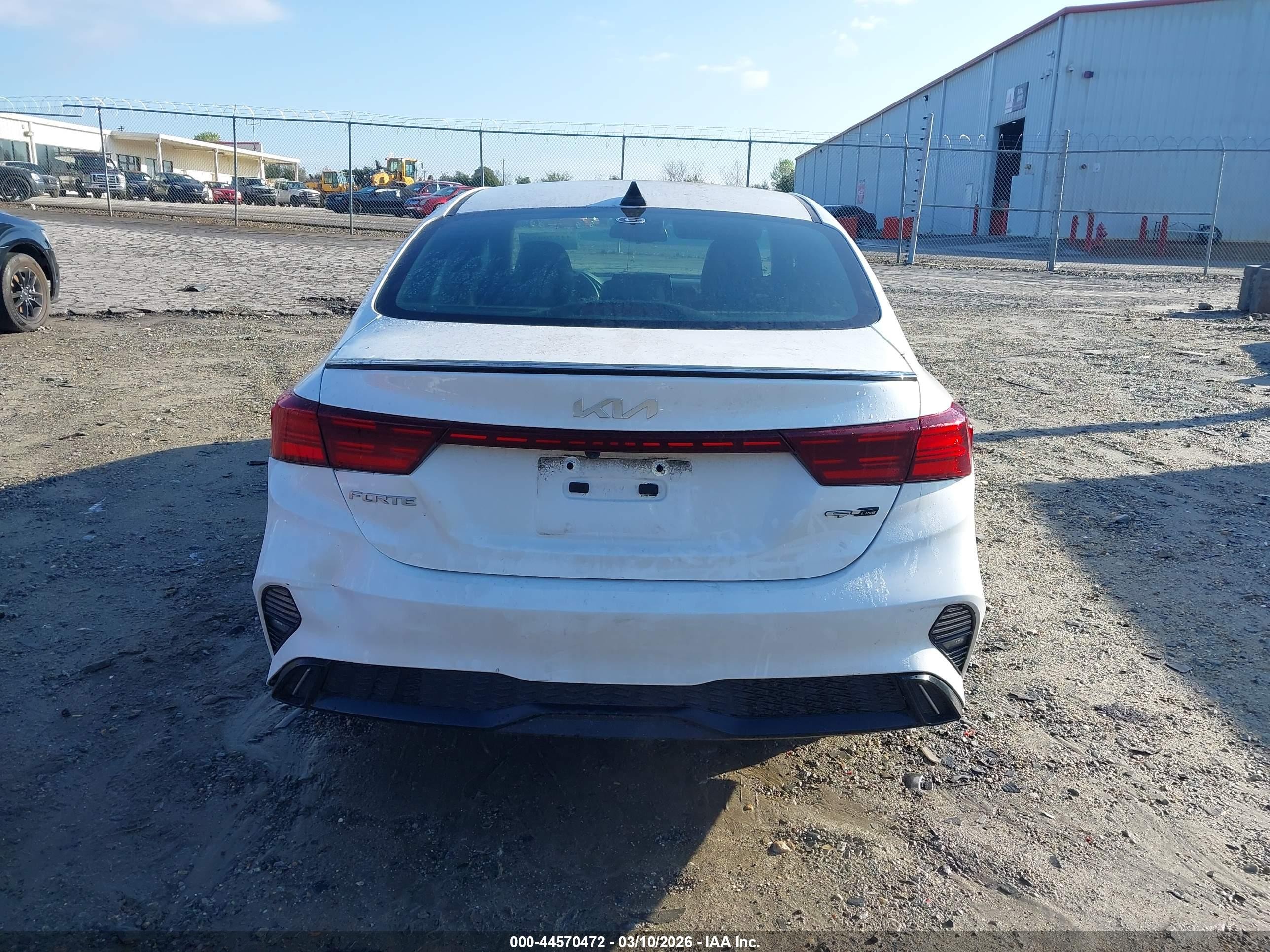 2023 Kia Forte Gt-line White vin: 3KPF54AD2PE631418