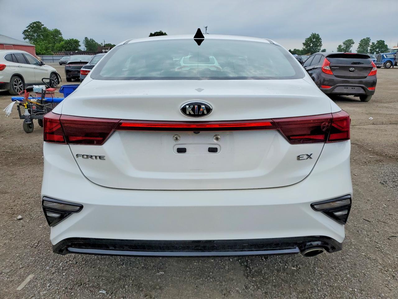2019 Kia Forte Ex White vin: 3KPF54AD3KE109924