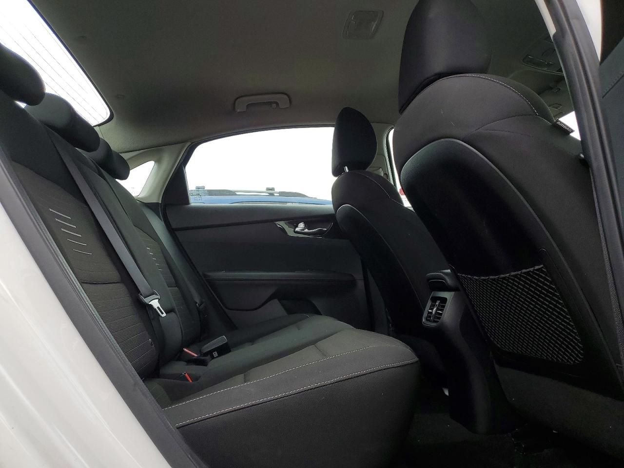 2019 Kia Forte Ex White vin: 3KPF54AD3KE109924