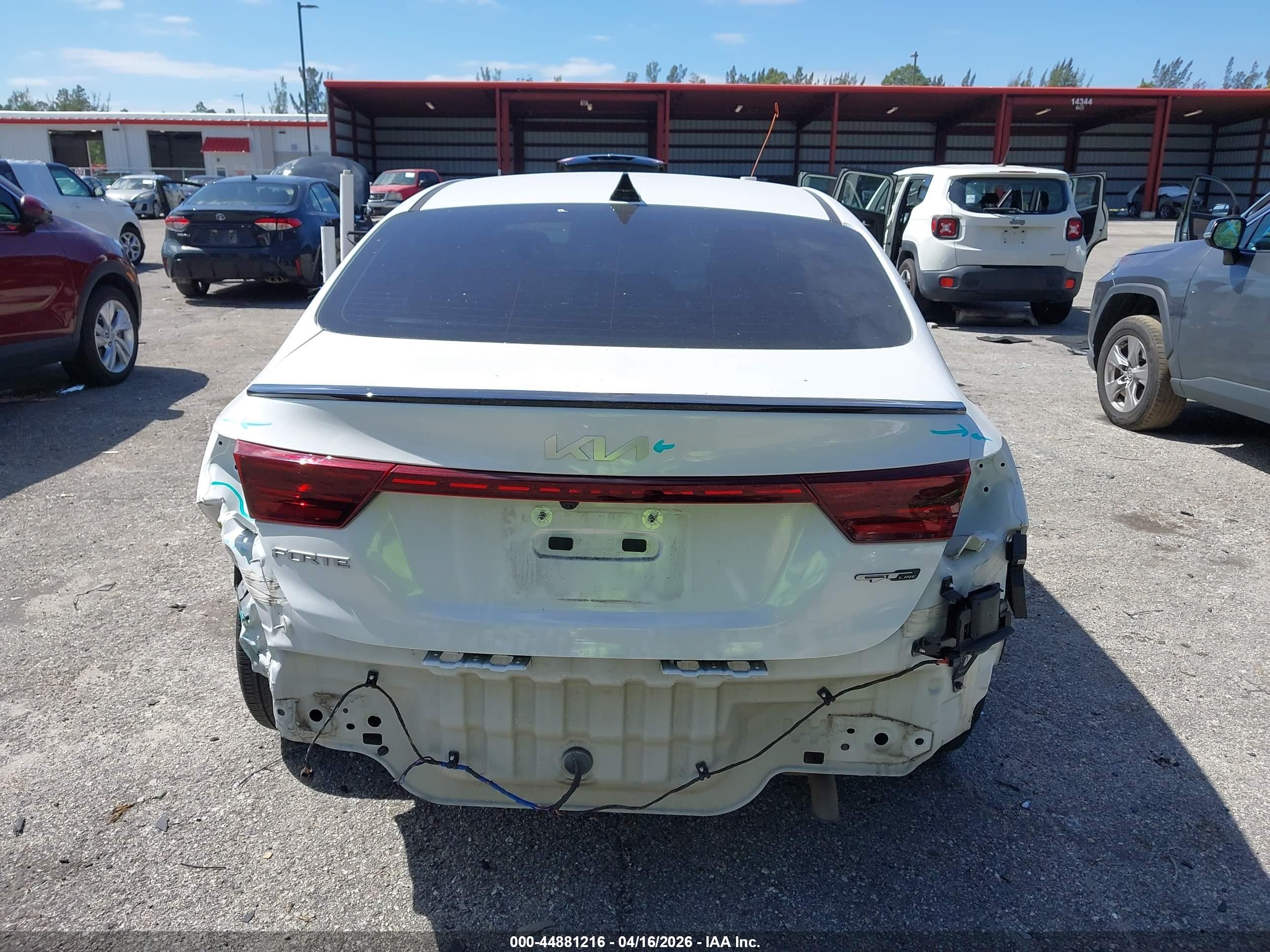 2024 Kia Forte Gt-line White vin: 3KPF54AD3RE799474