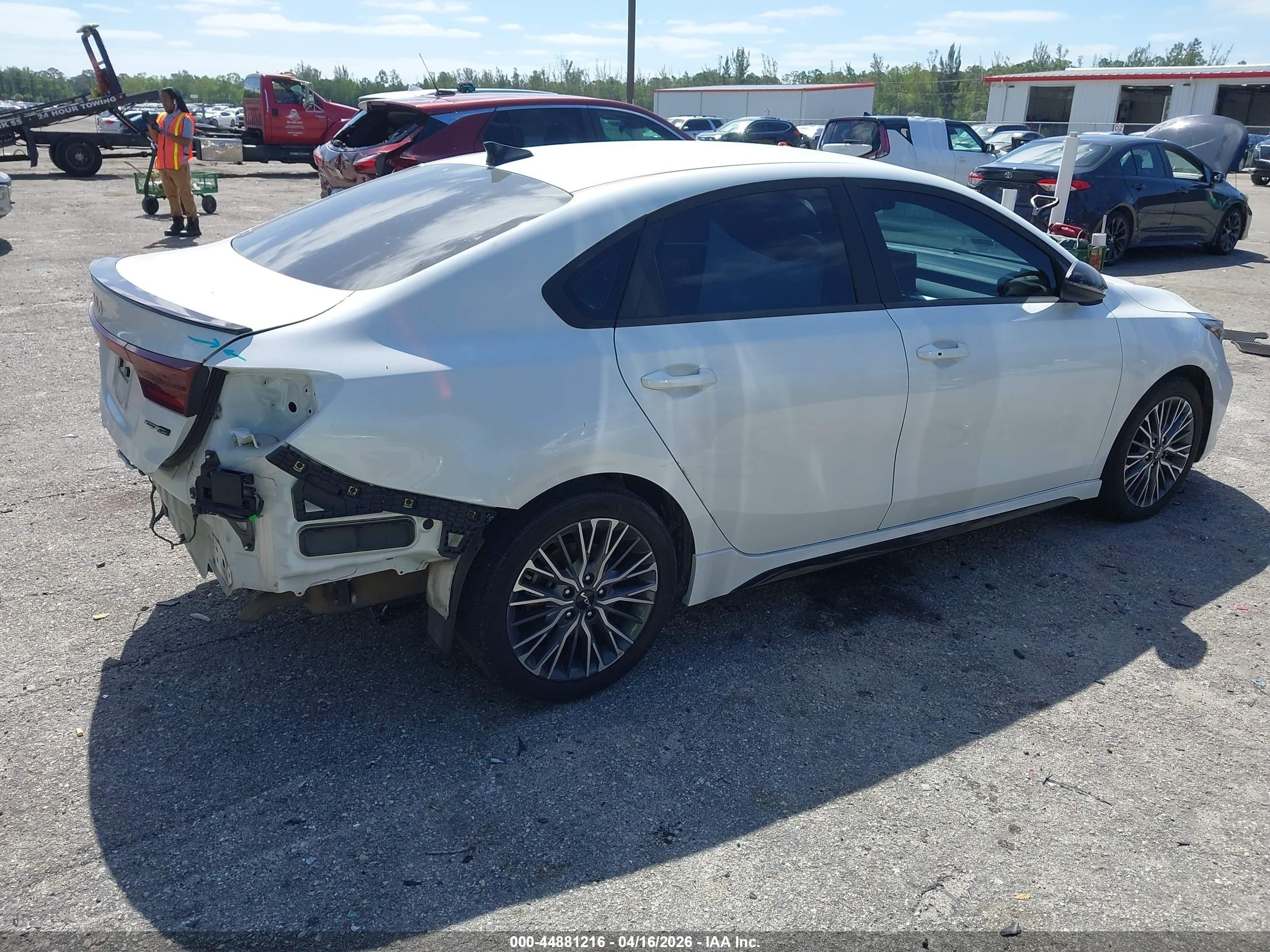 2024 Kia Forte Gt-line White vin: 3KPF54AD3RE799474