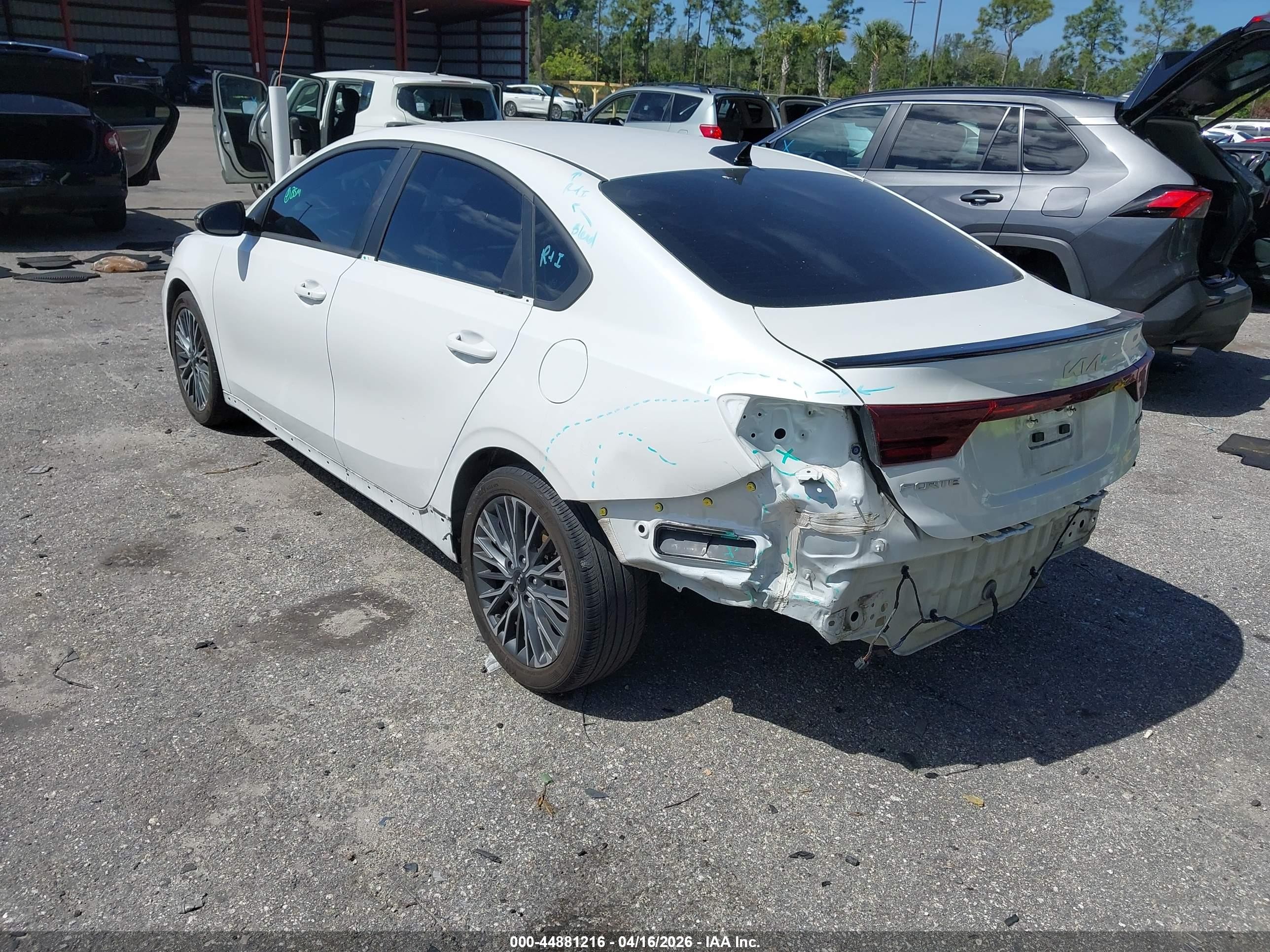 2024 Kia Forte Gt-line White vin: 3KPF54AD3RE799474