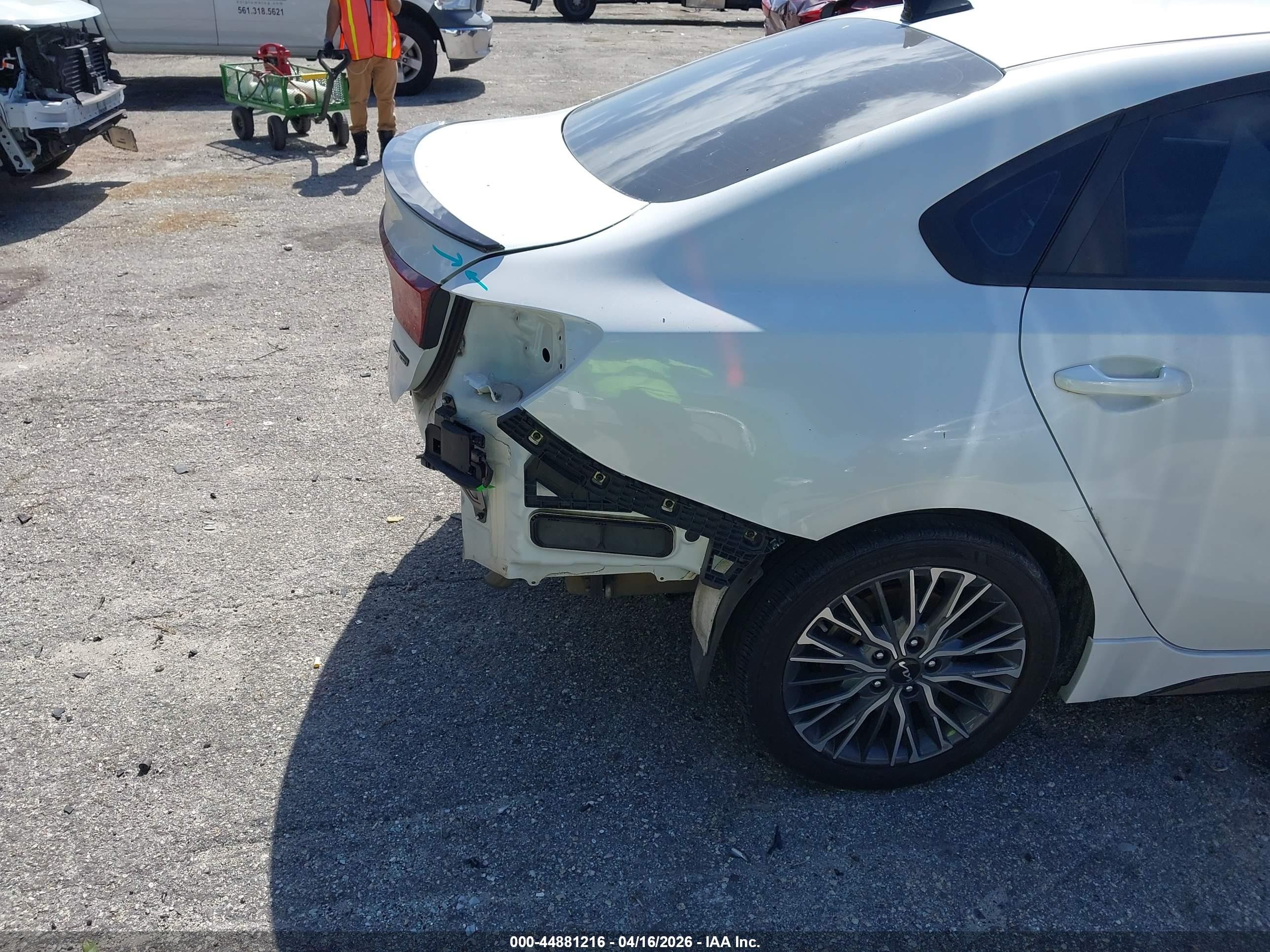 2024 Kia Forte Gt-line White vin: 3KPF54AD3RE799474