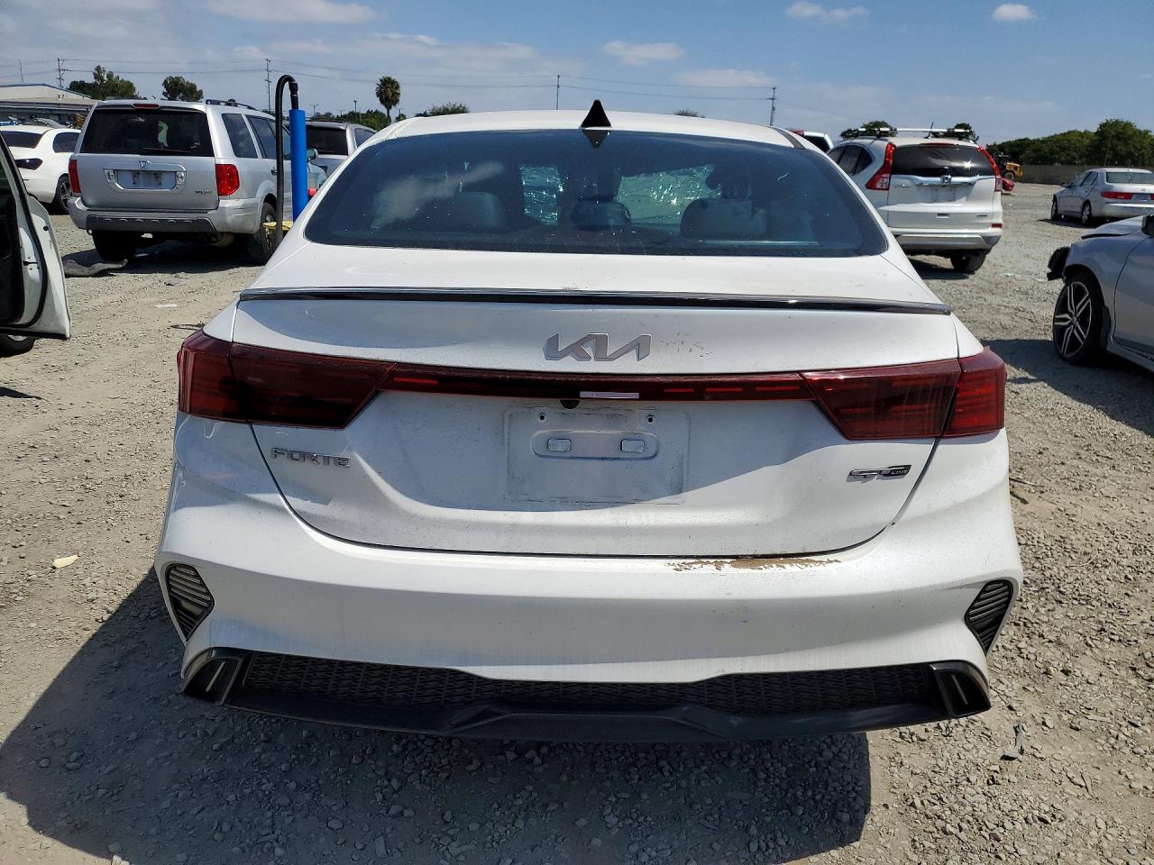2023 Kia Forte Gt Line White vin: 3KPF54AD5PE592257