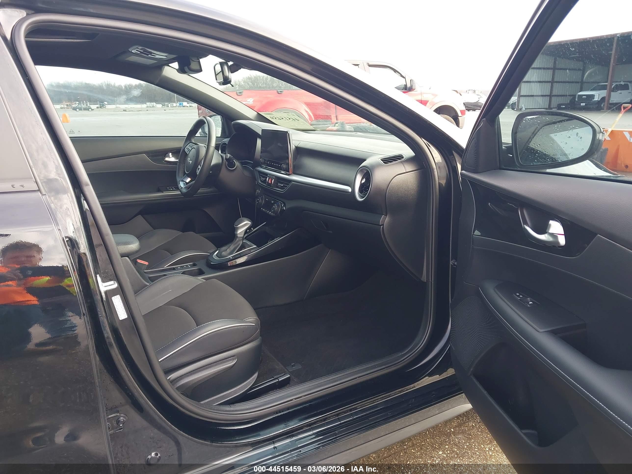 2024 Kia Forte Gt-line Черный vin: 3KPF54AD6RE763875