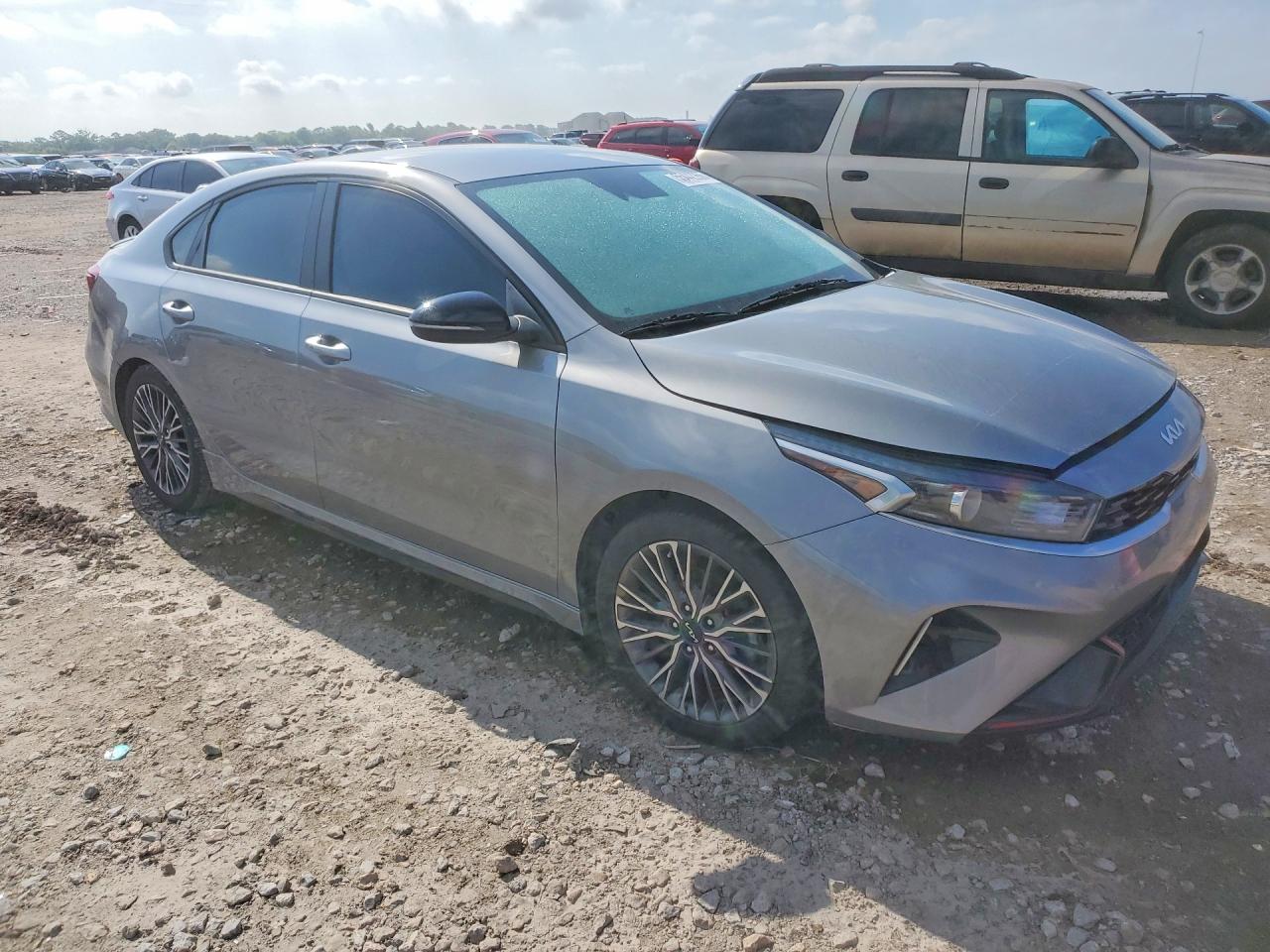 2022 Kia Forte Gt Line Silver vin: 3KPF54AD8NE481652