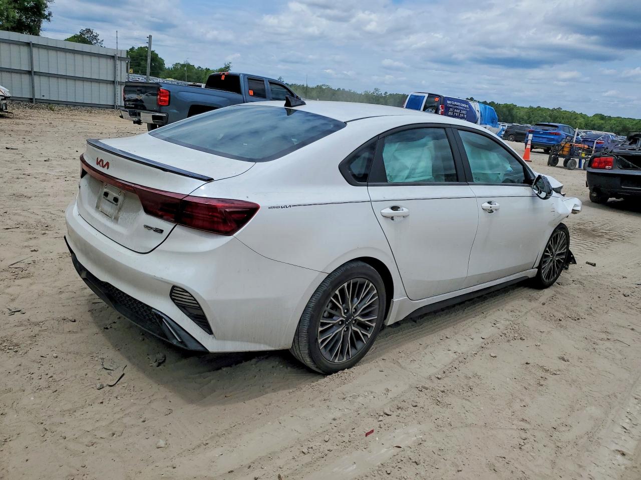 2024 Kia Forte Gt Line White vin: 3KPF54AD9RE741868