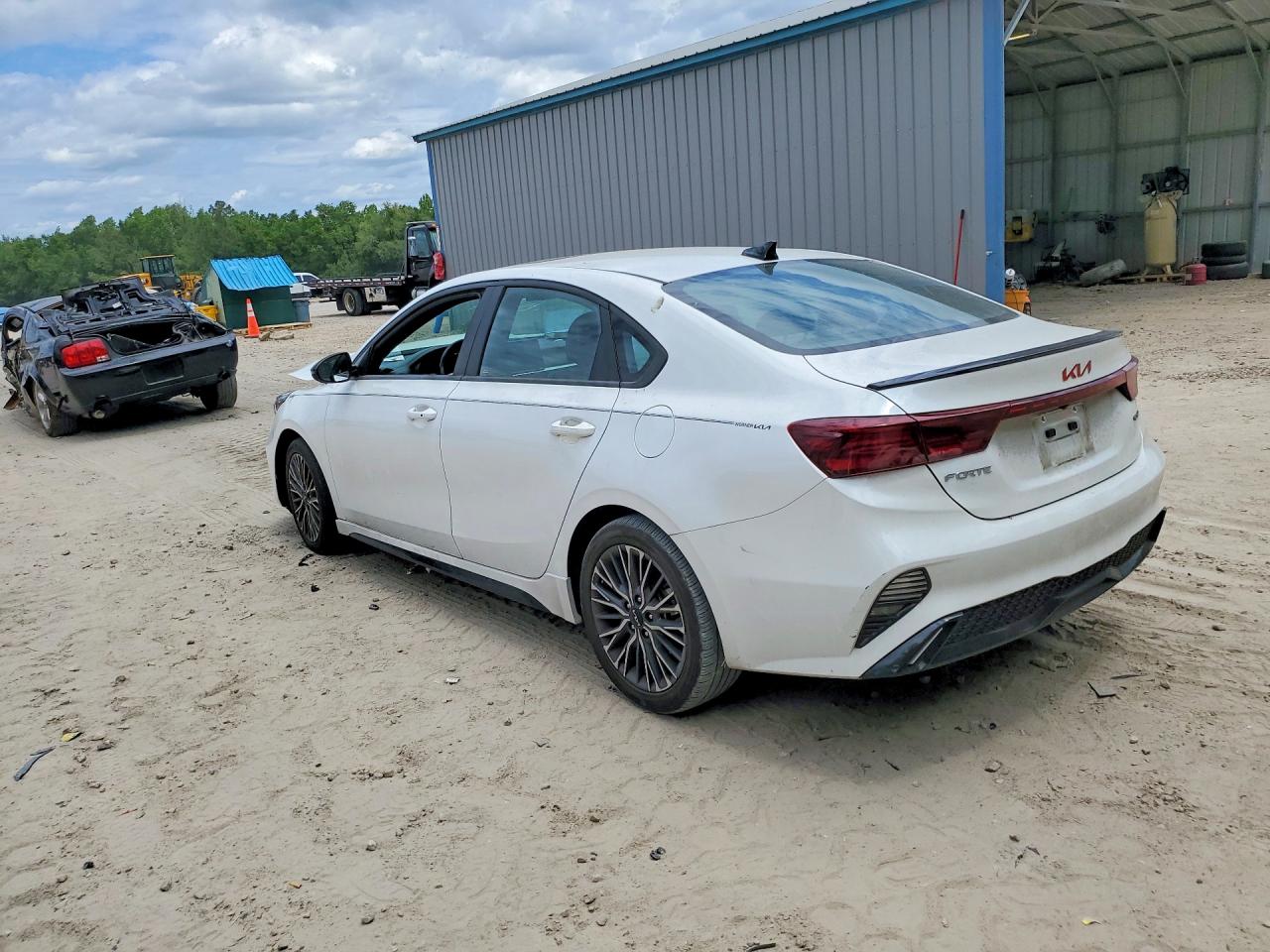 2024 Kia Forte Gt Line White vin: 3KPF54AD9RE741868