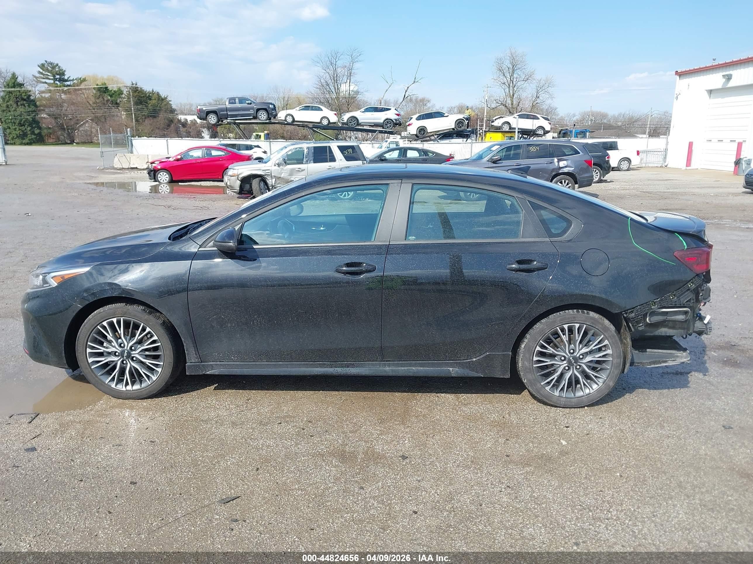 2024 Kia Forte Gt-line Black vin: 3KPF54ADXRE820224