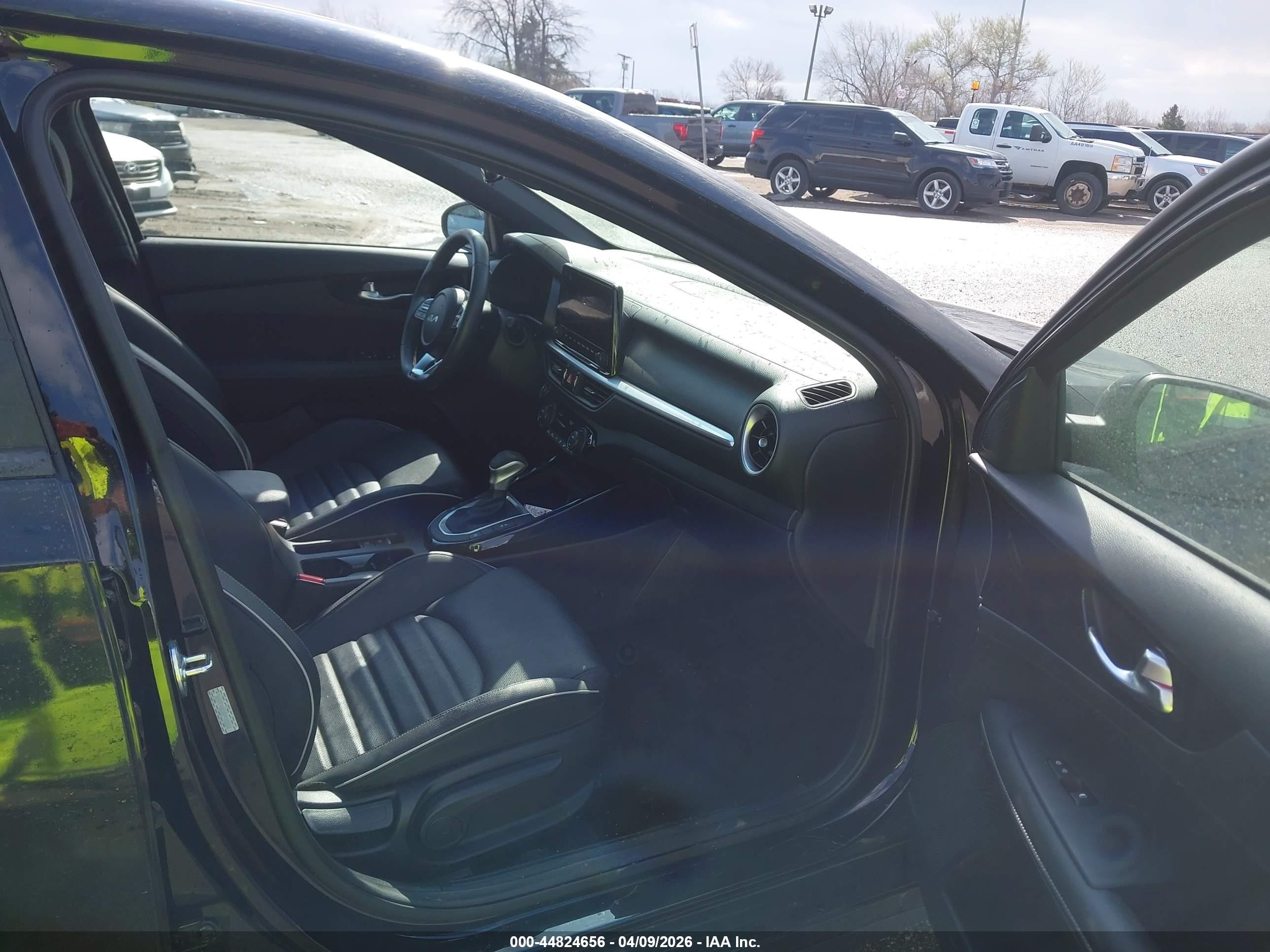 2024 Kia Forte Gt-line Black vin: 3KPF54ADXRE820224