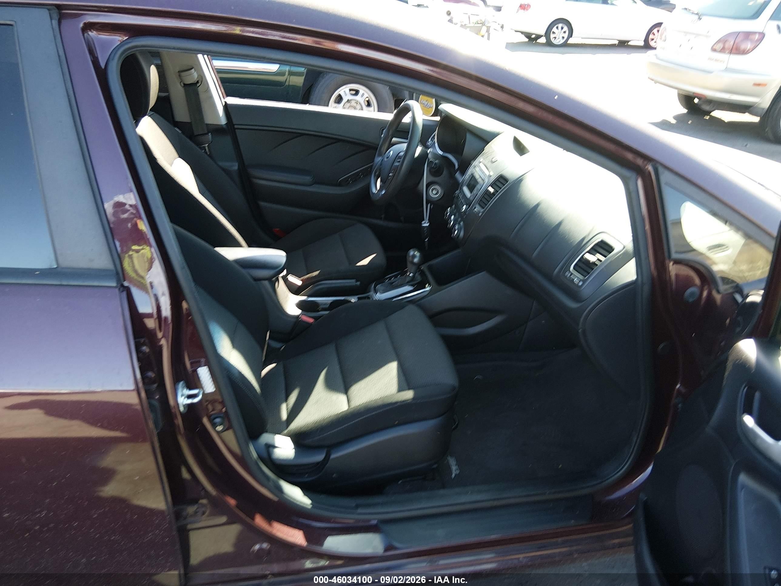 2017 Kia Forte Lx Темно-бордовый vin: 3KPFK4A70HE058216