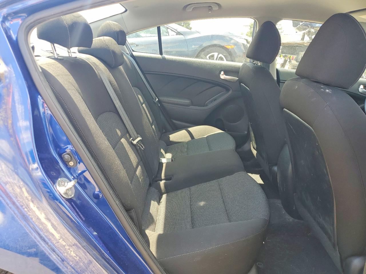 2018 Kia Forte Lx Blue vin: 3KPFK4A71JE272931