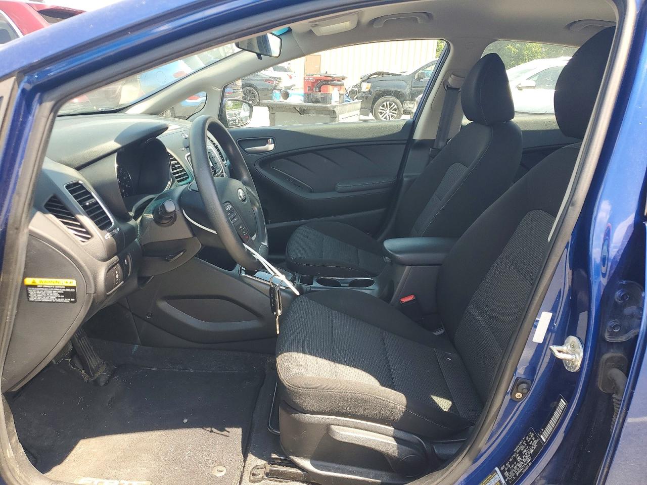 2018 Kia Forte Lx Blue vin: 3KPFK4A71JE272931