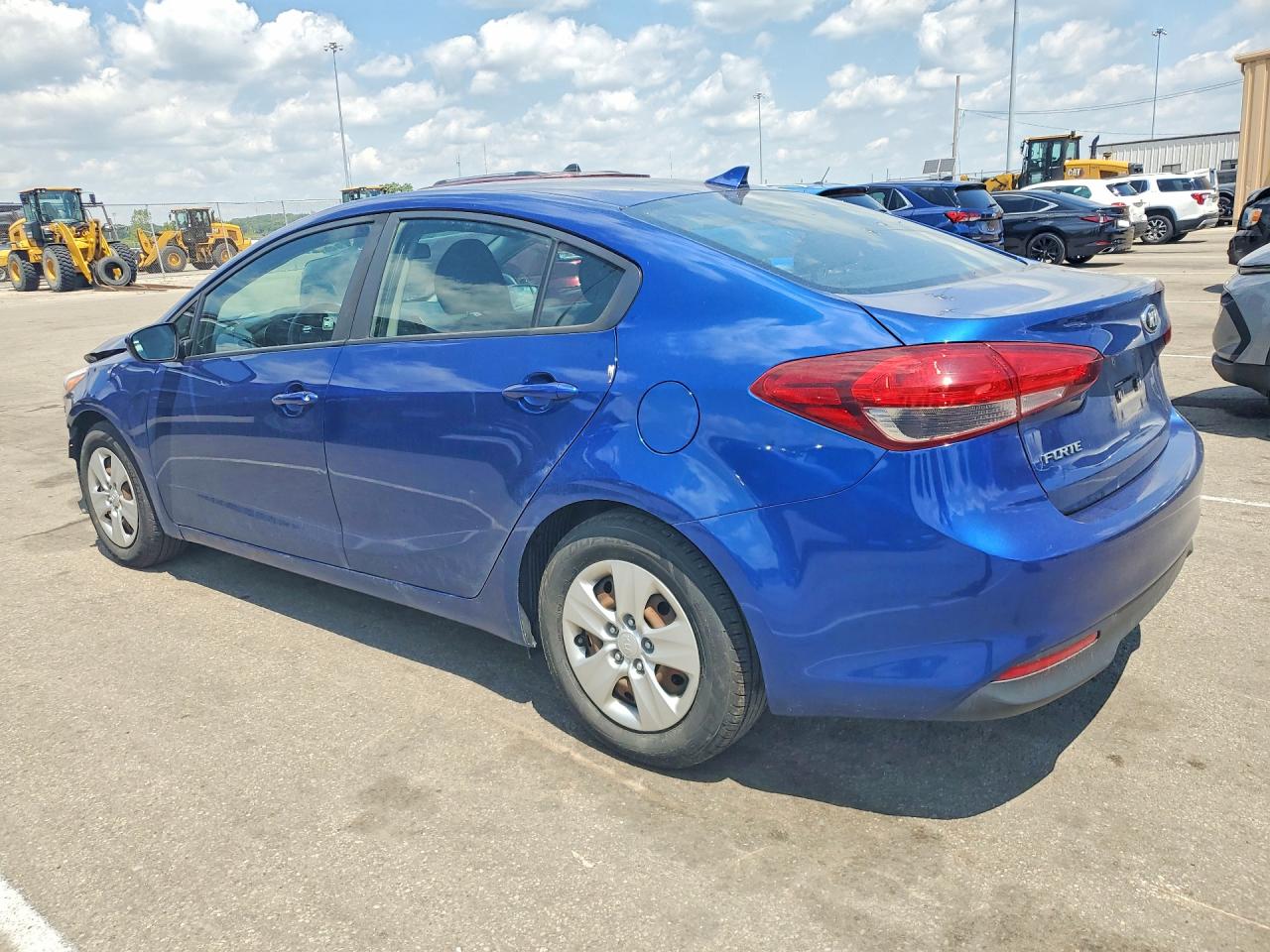 2018 Kia Forte Lx Blue vin: 3KPFK4A71JE272931