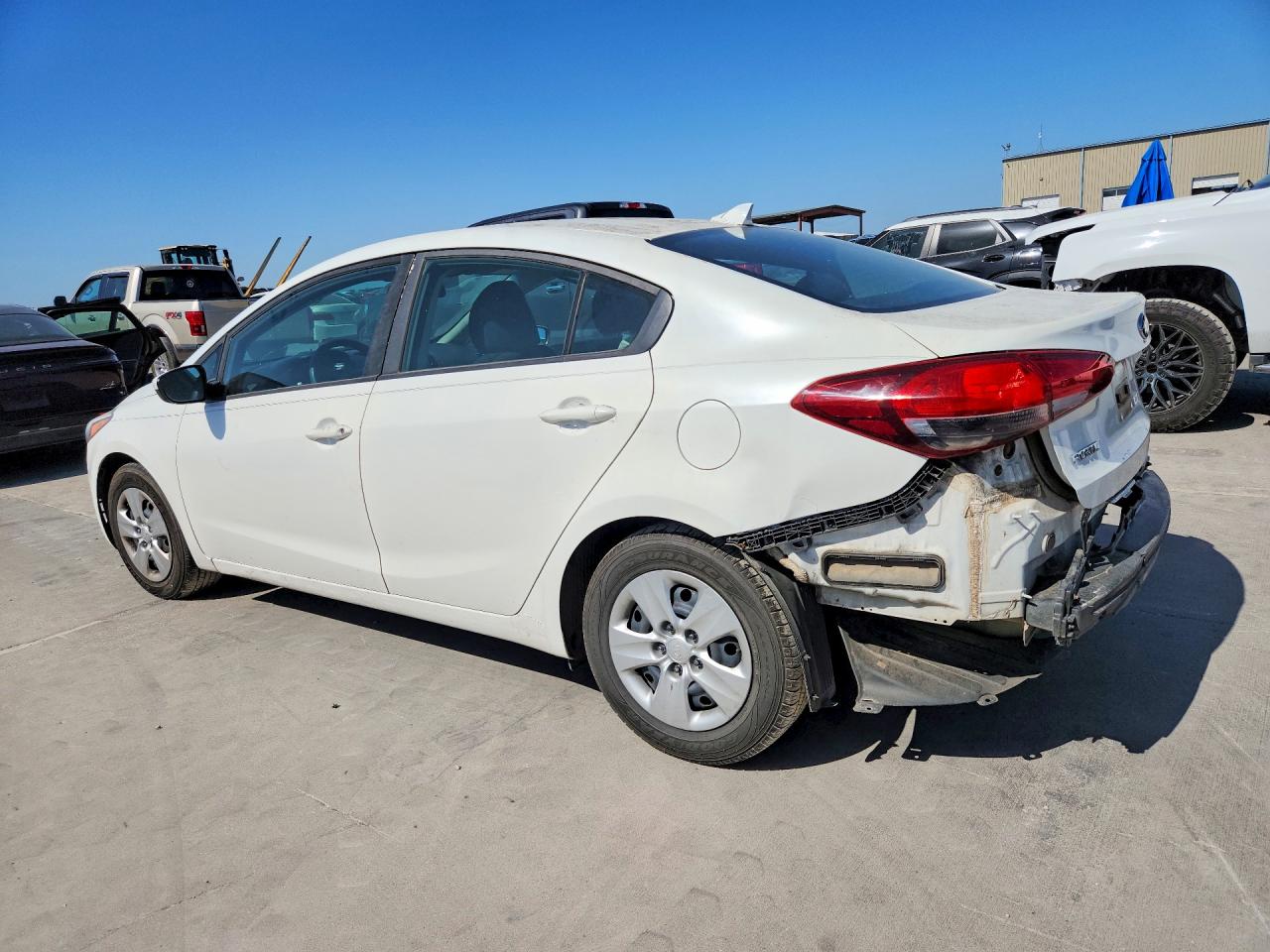 2017 Kia Forte Lx Белый vin: 3KPFK4A72HE066074