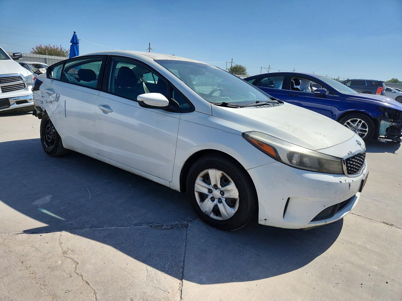 2017 Kia Forte Lx Белый vin: 3KPFK4A72HE066074