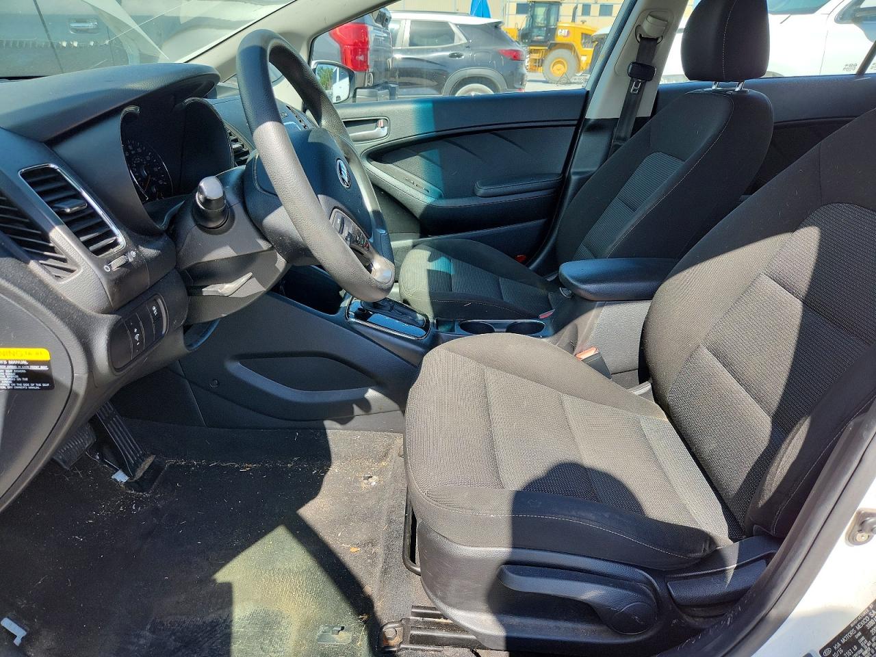 2017 Kia Forte Lx Белый vin: 3KPFK4A72HE066074