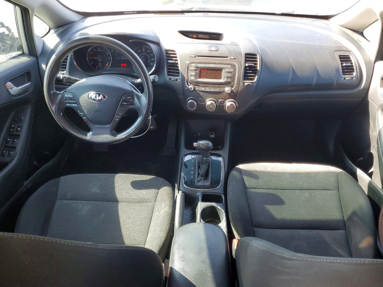 2018 Kia Forte Lx Silver vin: 3KPFK4A72JE220885