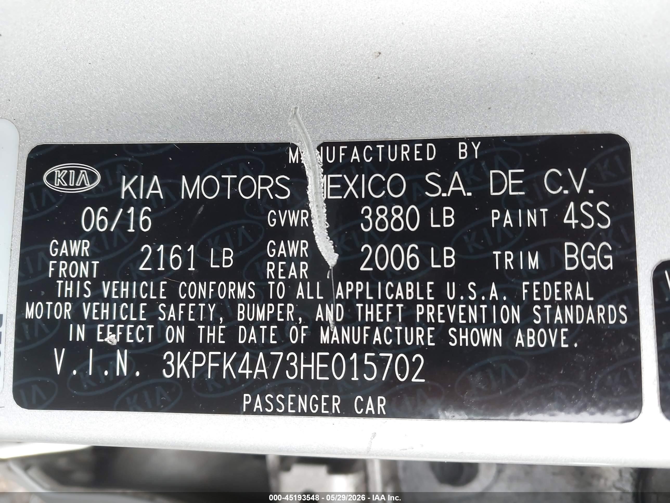 2017 Kia Forte Lx Silver vin: 3KPFK4A73HE015702