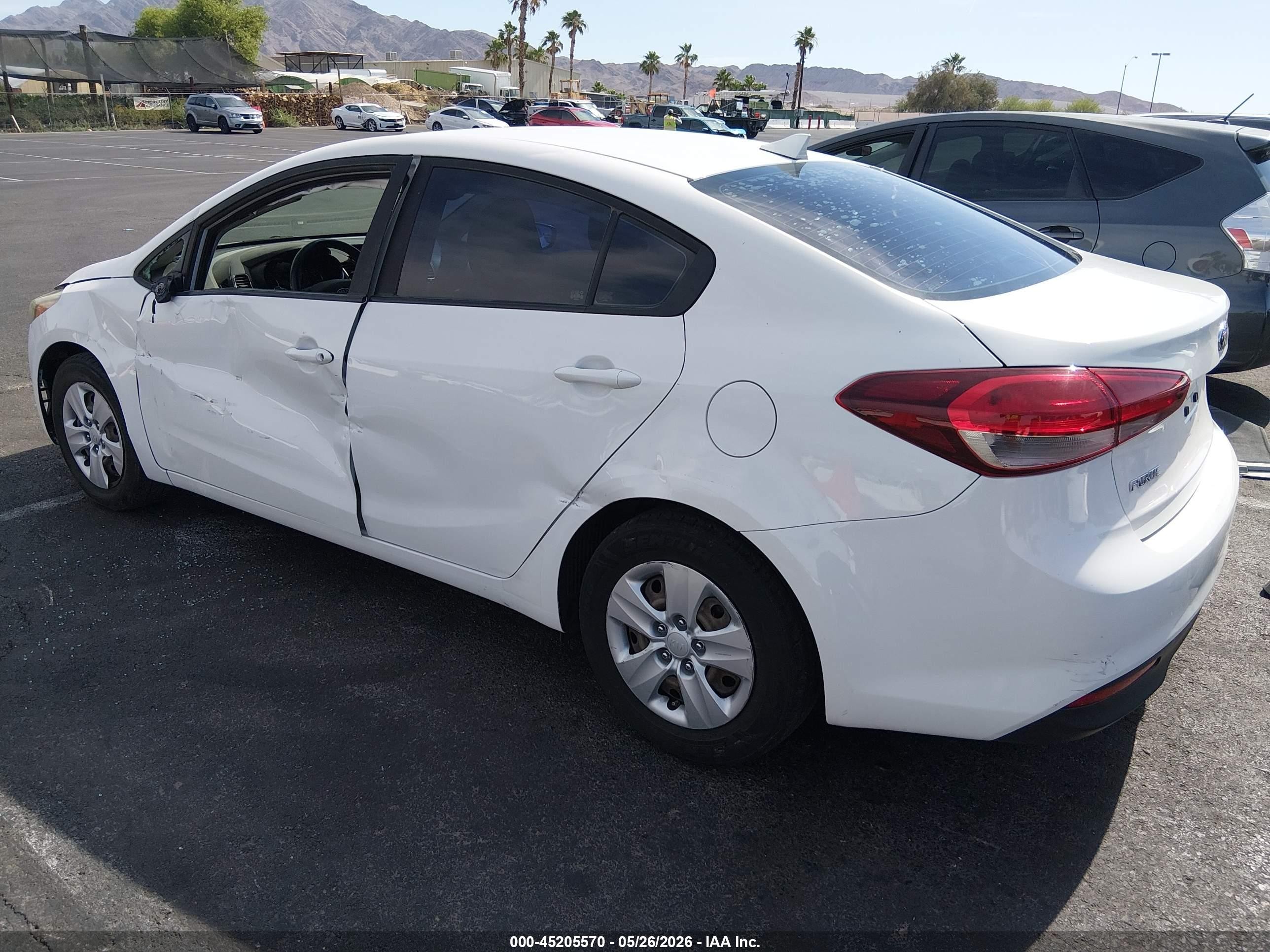 2018 Kia Forte Lx White vin: 3KPFK4A73JE184916