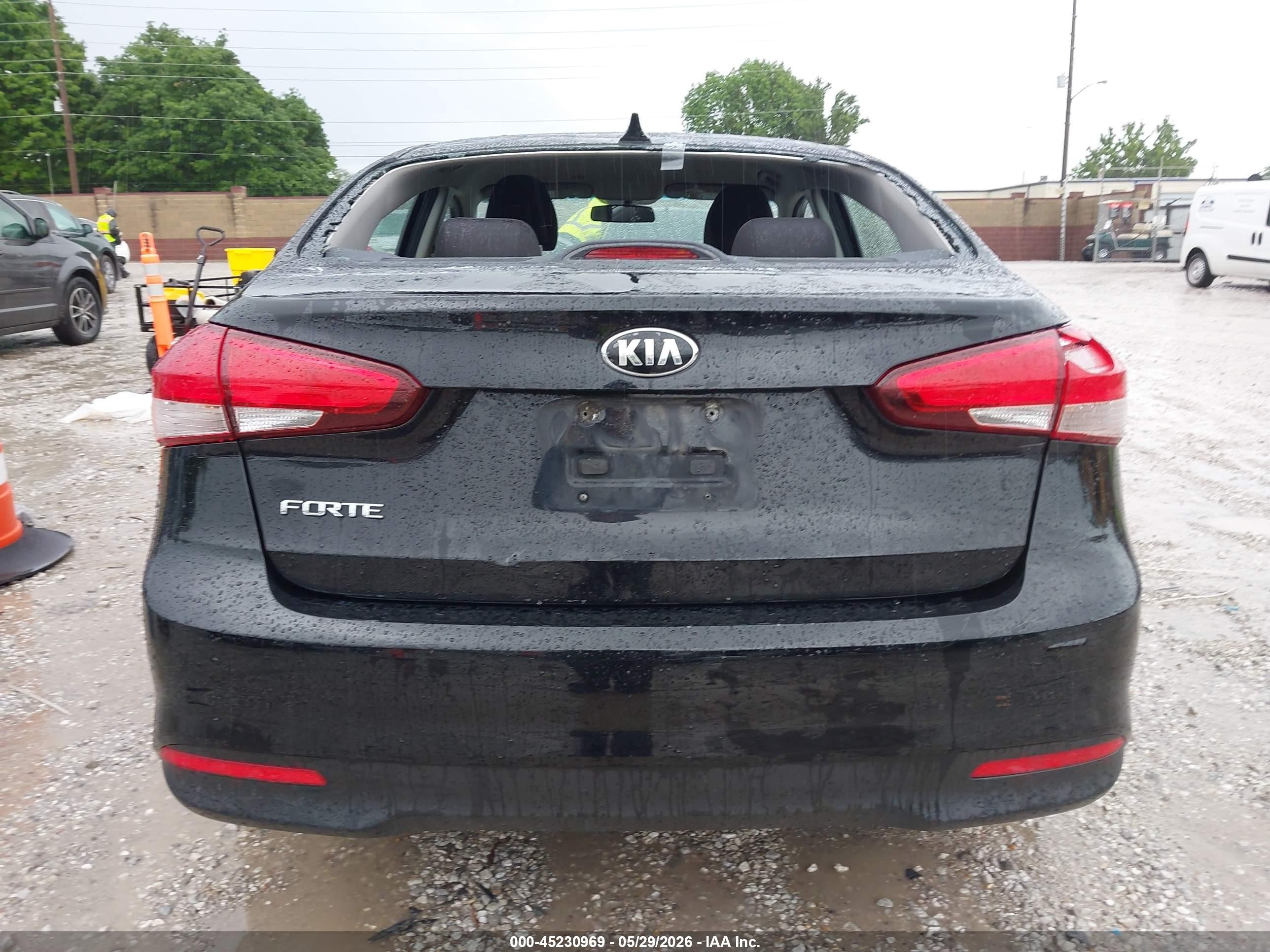 2018 Kia Forte Lx Black vin: 3KPFK4A74JE193074