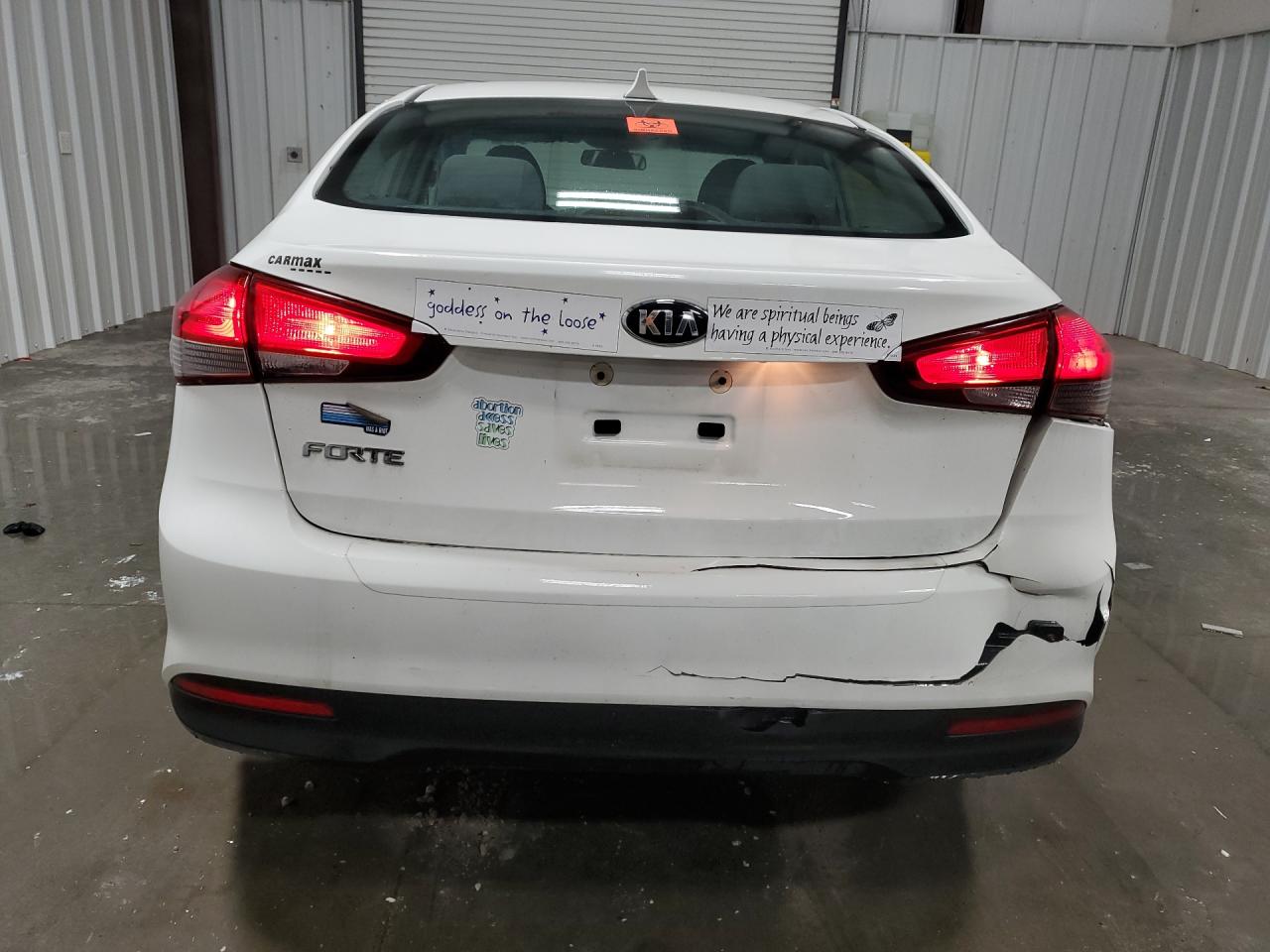 2017 Kia Forte Lx White vin: 3KPFK4A76HE046992 Damage: Deck Lid, Dent(S) W/ Paint Dmg, 5 To 6 Inches