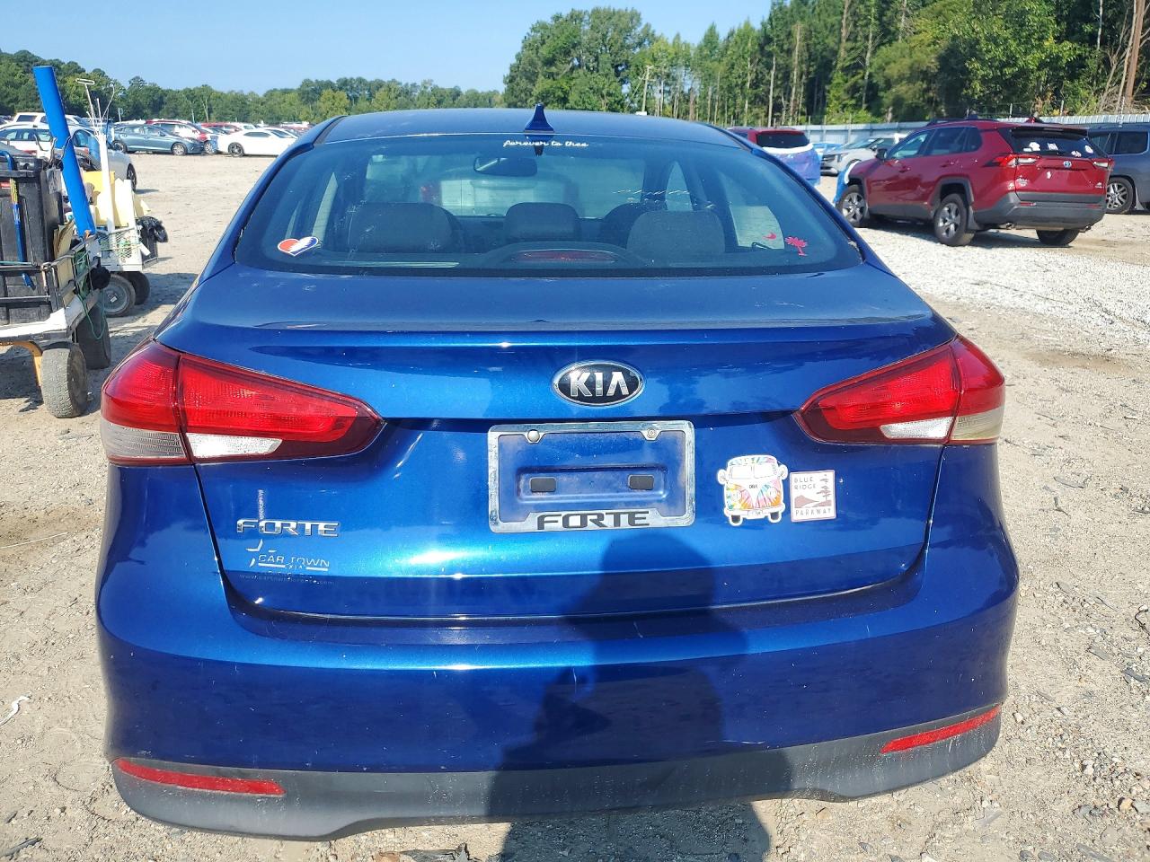 2017 Kia Forte Lx Синий vin: 3KPFK4A76HE156568