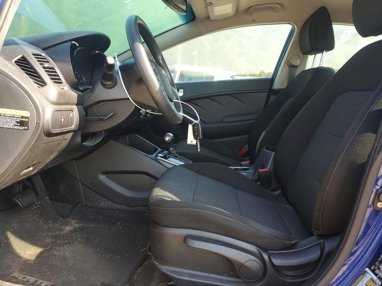 2017 Kia Forte Lx Синий vin: 3KPFK4A76HE156568