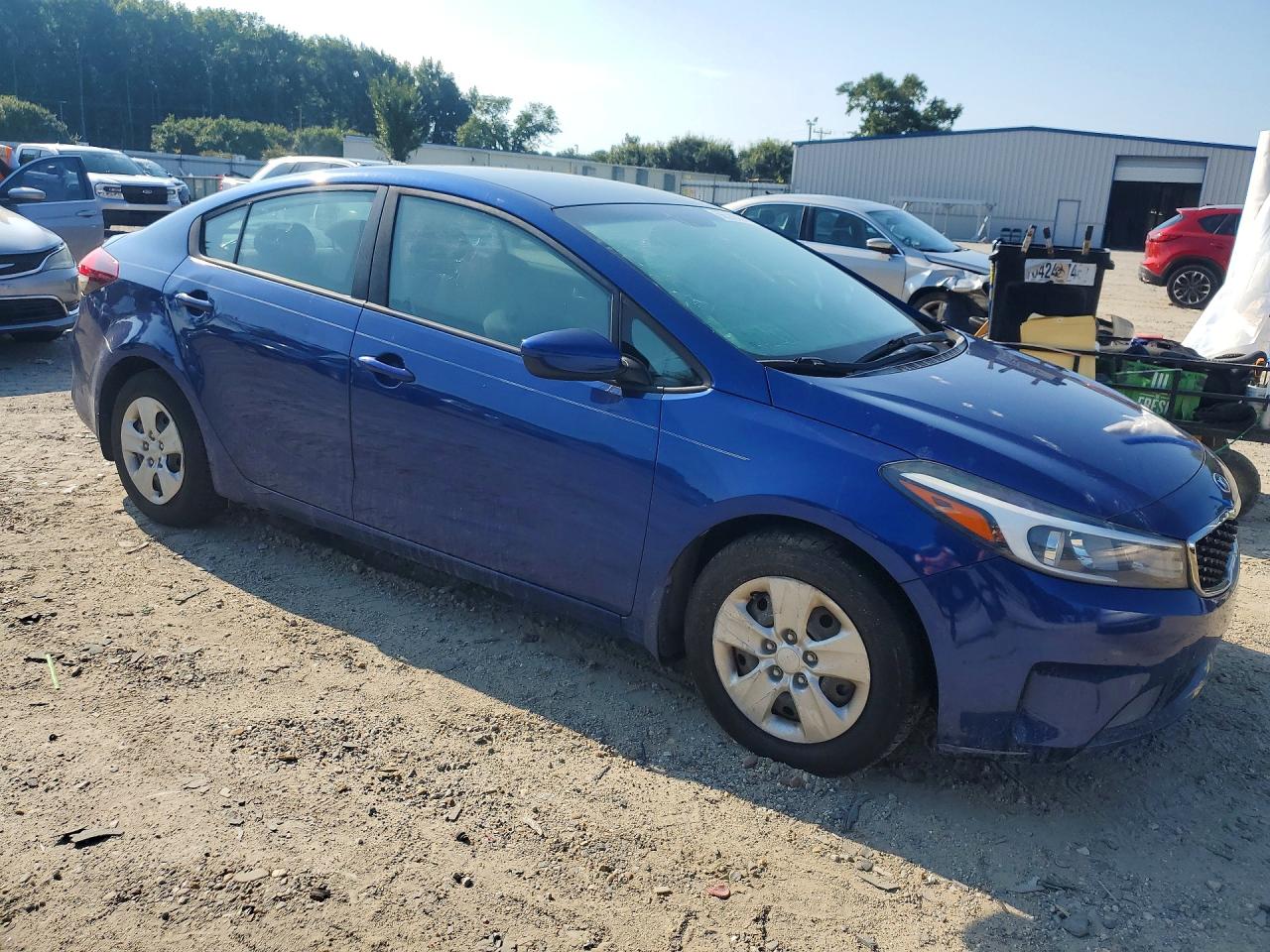 2017 Kia Forte Lx Синий vin: 3KPFK4A76HE156568
