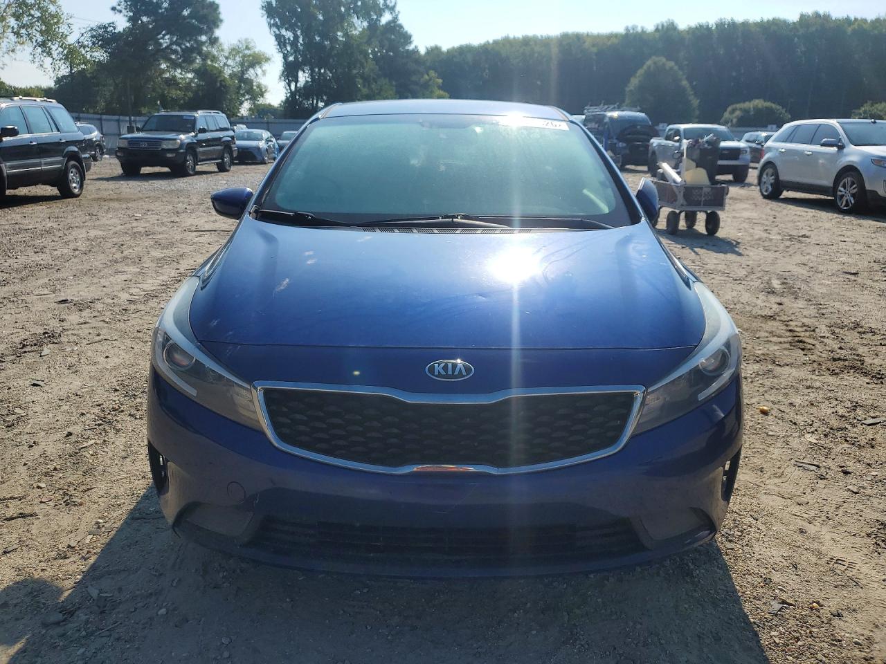 2017 Kia Forte Lx Синий vin: 3KPFK4A76HE156568