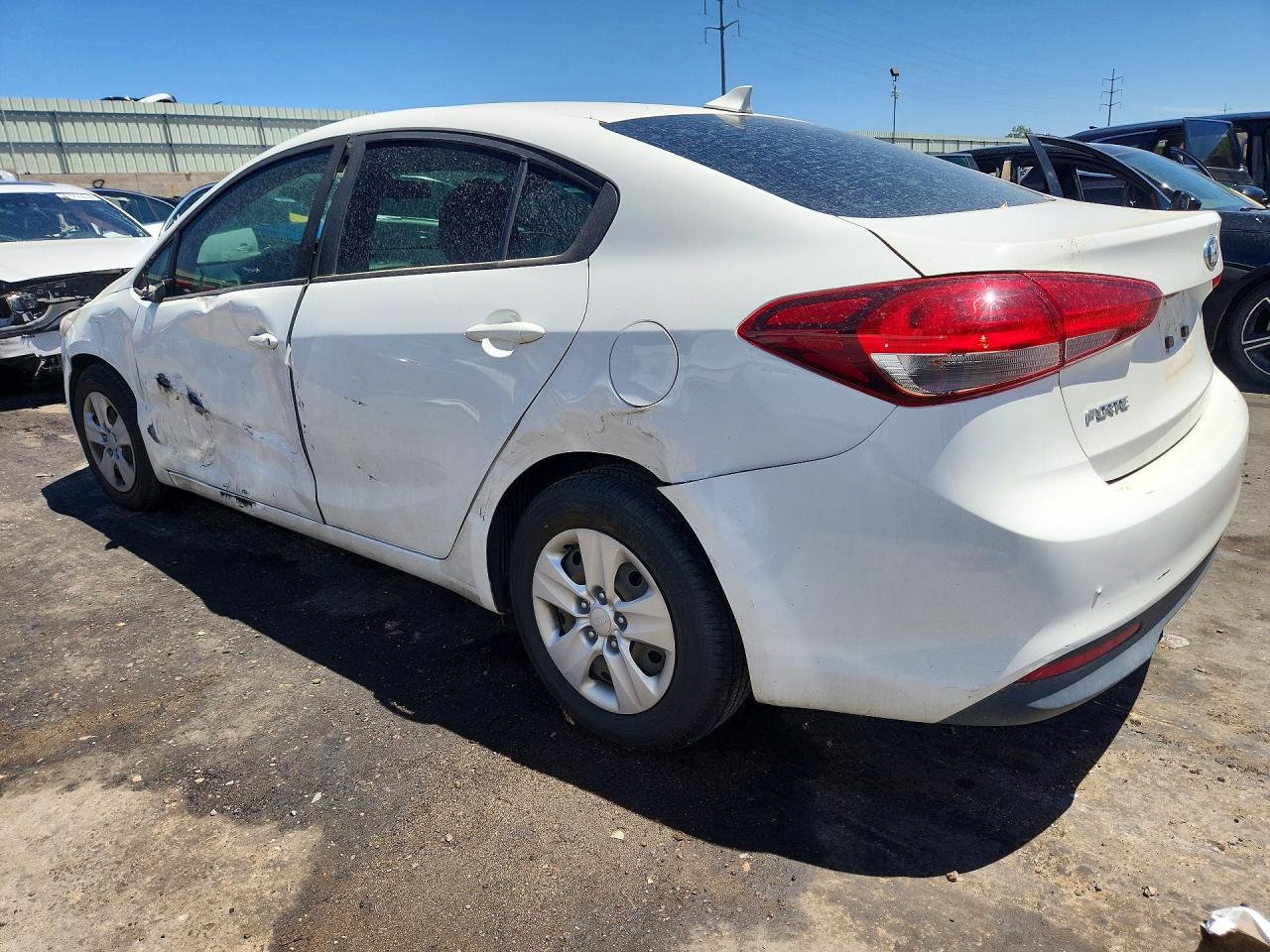 2018 Kia Forte Lx White vin: 3KPFK4A76JE276313