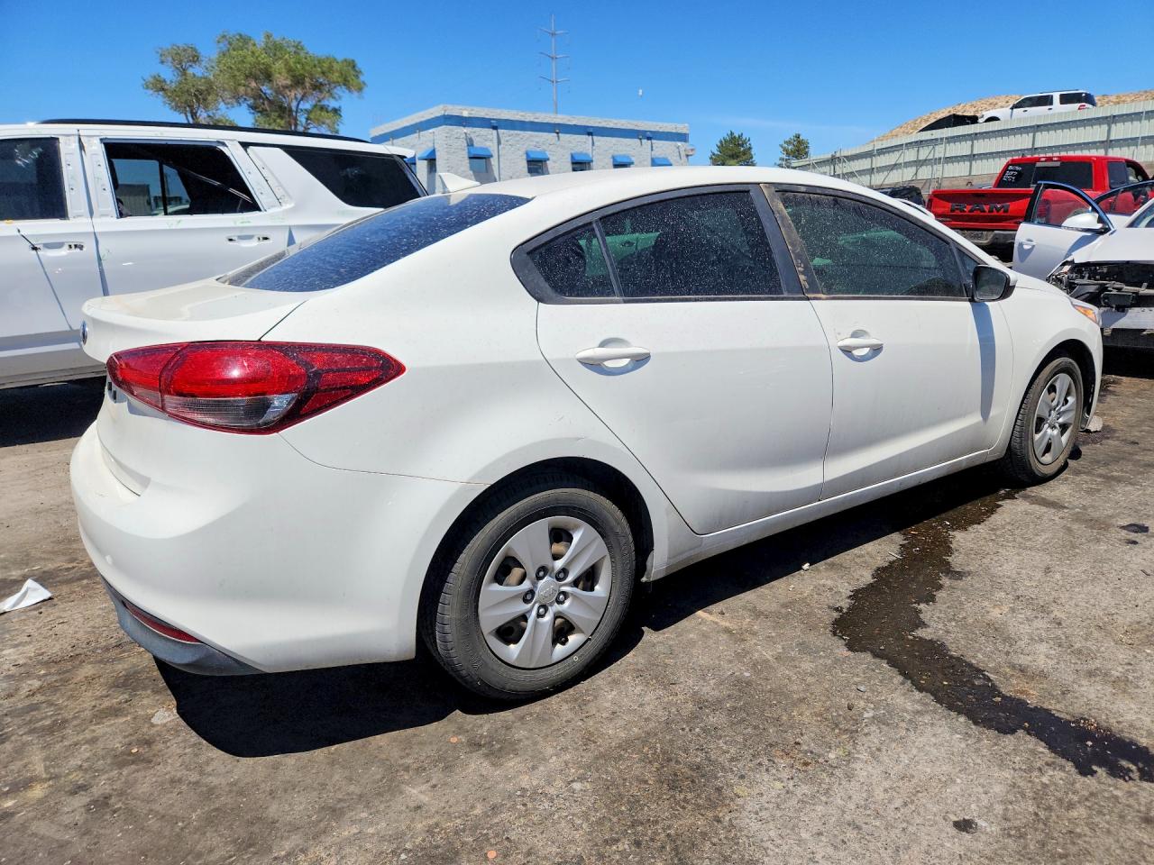 2018 Kia Forte Lx White vin: 3KPFK4A76JE276313