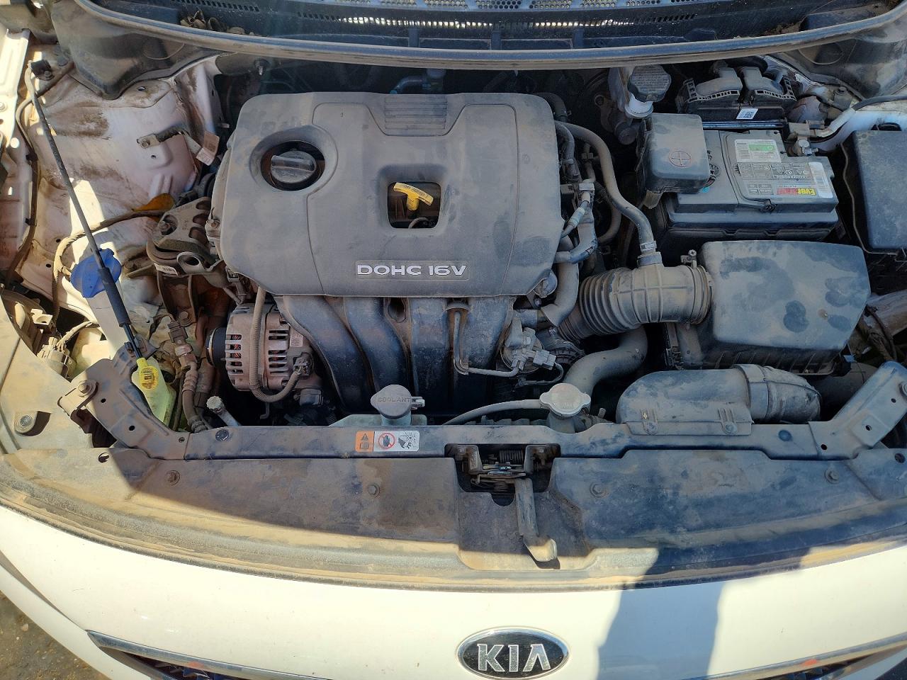 2018 Kia Forte Lx White vin: 3KPFK4A76JE276313