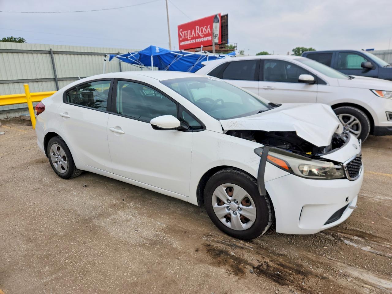 2018 Kia Forte Lx White vin: 3KPFK4A76JE283326