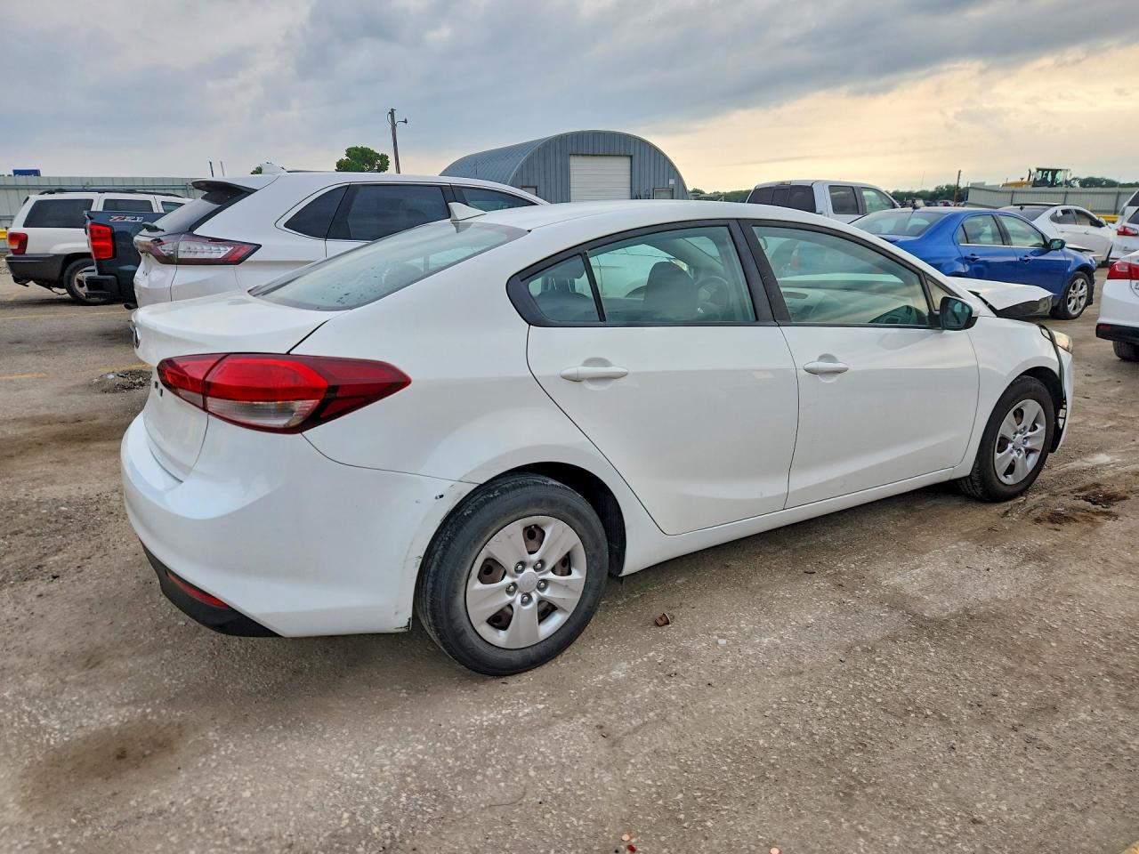 2018 Kia Forte Lx White vin: 3KPFK4A76JE283326