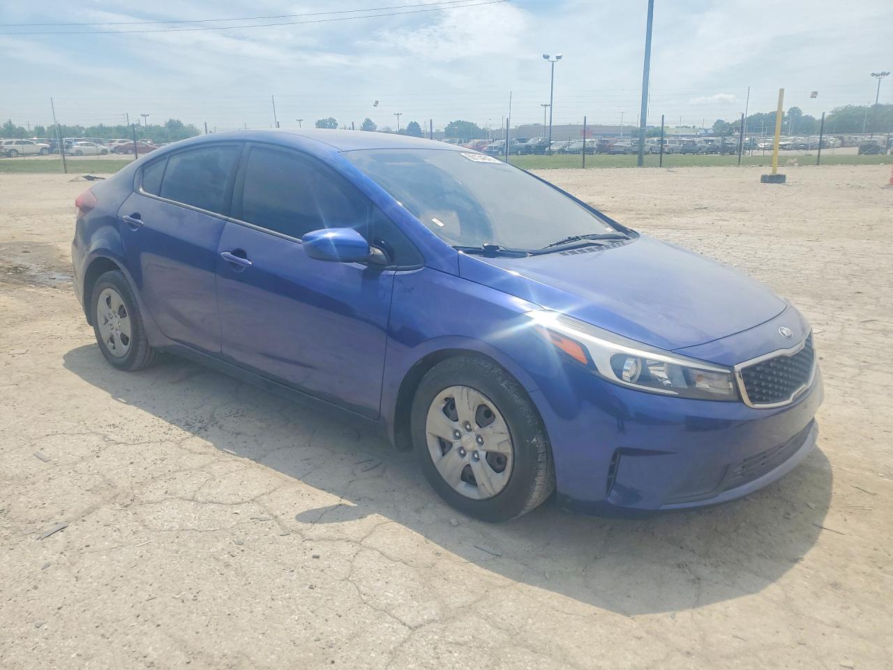 2017 Kia Forte Lx Blue vin: 3KPFK4A77HE142971