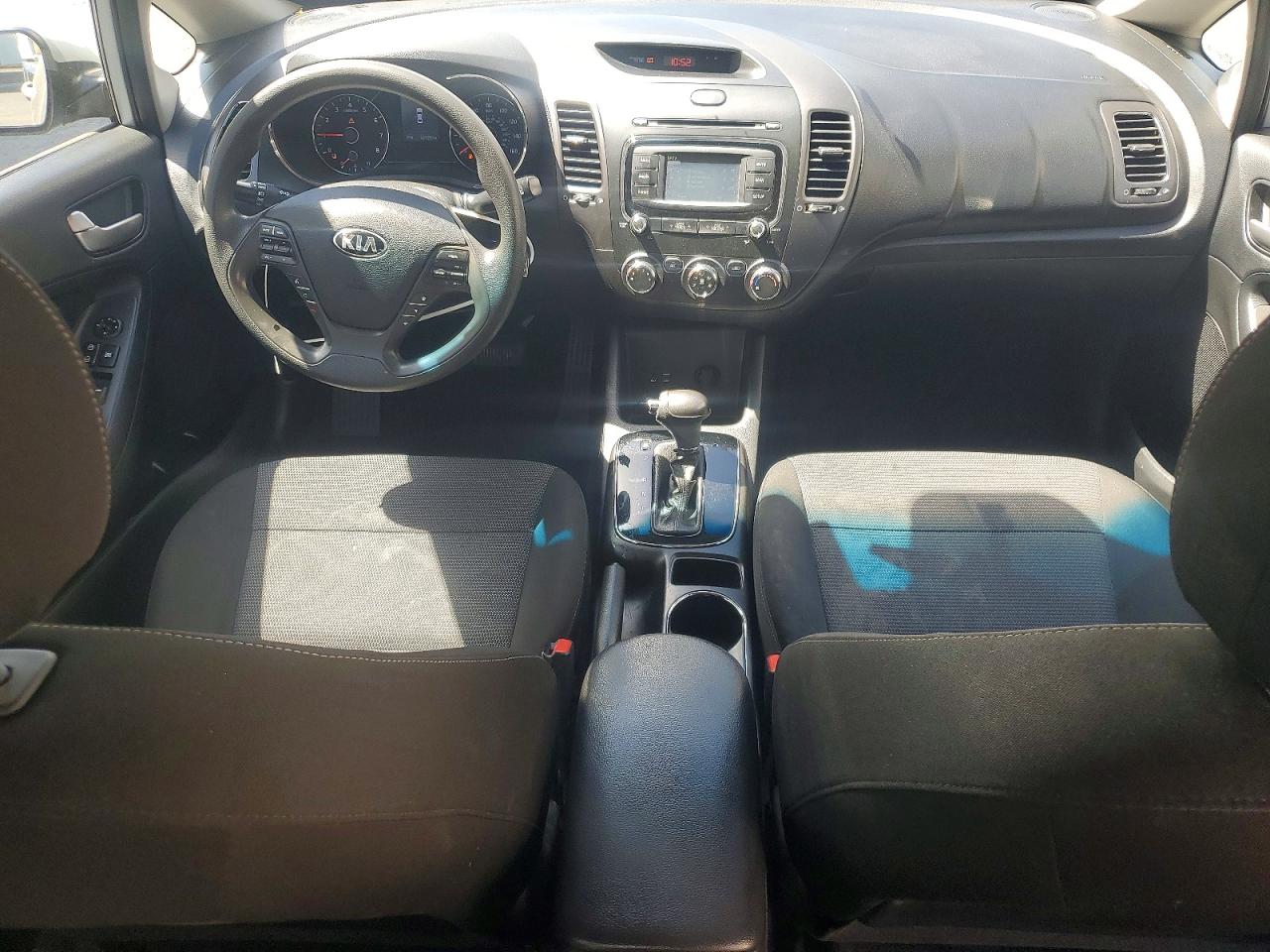 2018 Kia Forte Lx Silver vin: 3KPFK4A78JE266902