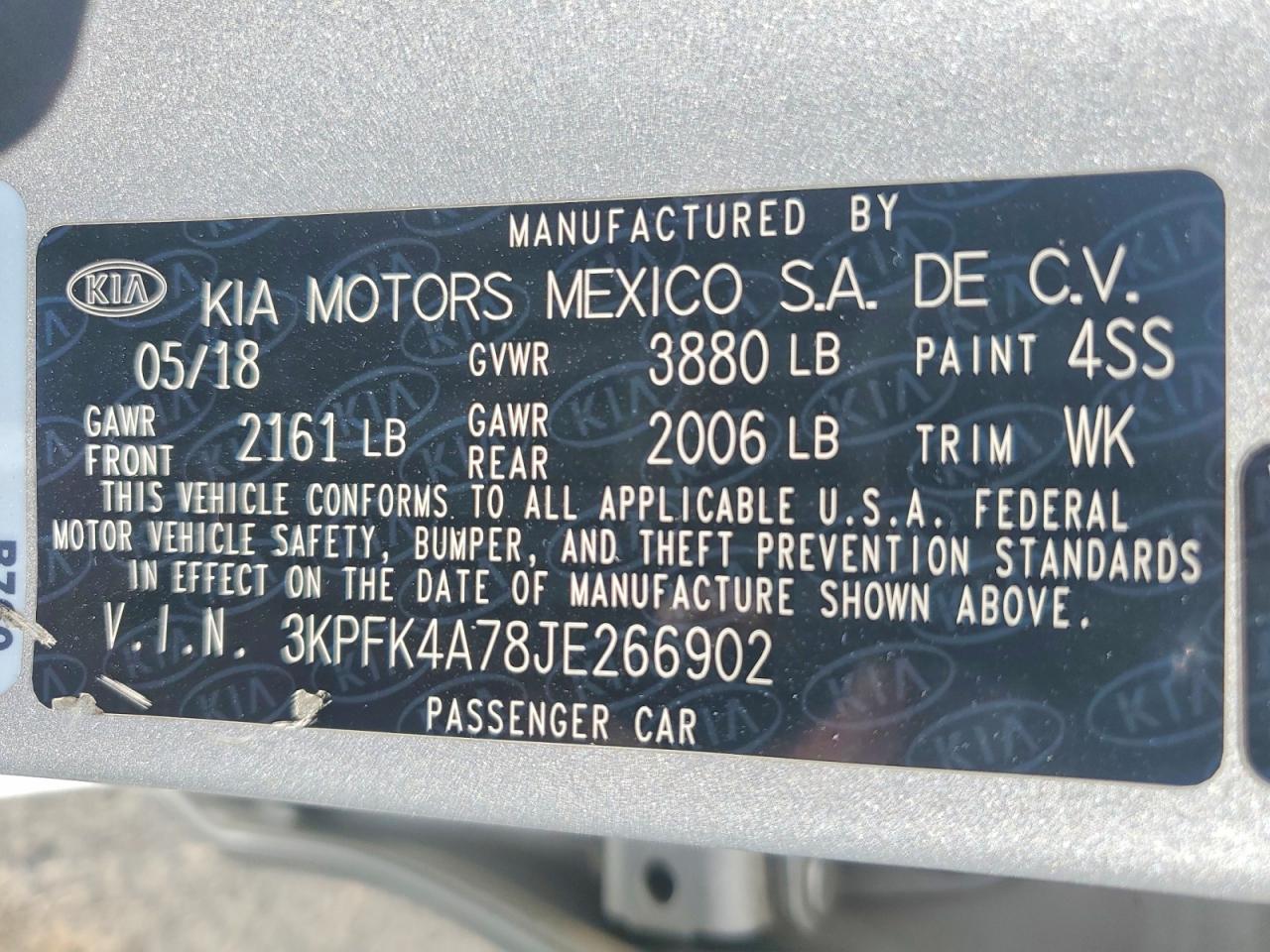 2018 Kia Forte Lx Silver vin: 3KPFK4A78JE266902