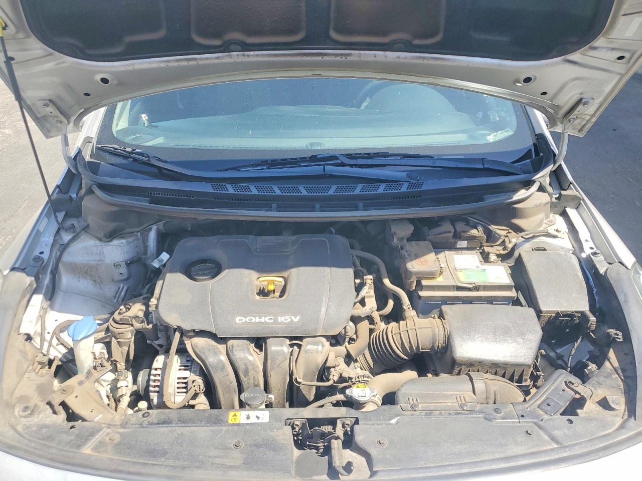 2018 Kia Forte Lx Silver vin: 3KPFK4A78JE266902