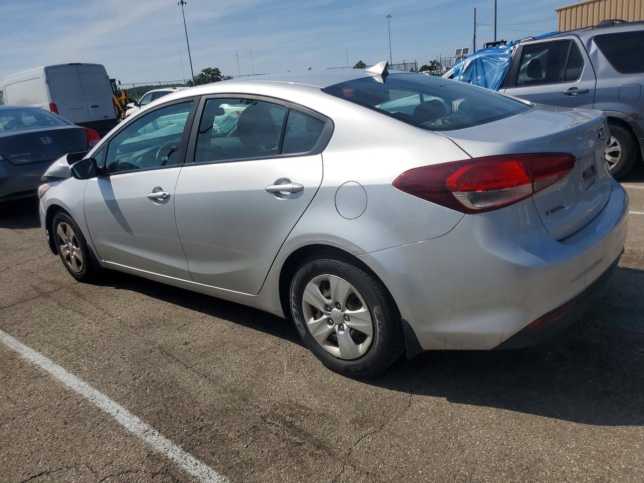 2017 Kia Forte Lx Silver vin: 3KPFK4A79HE027059