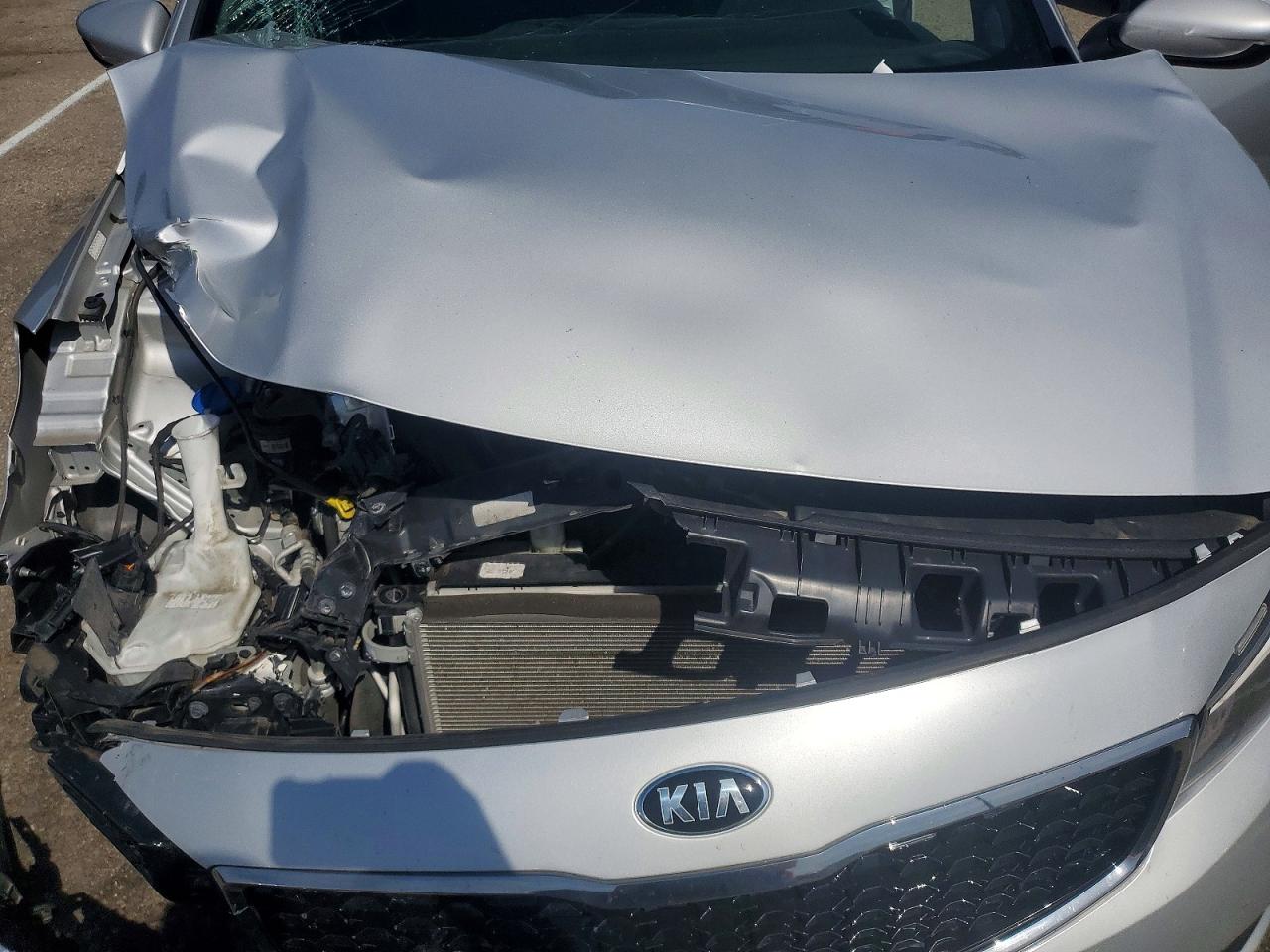 2017 Kia Forte Lx Silver vin: 3KPFK4A79HE027059