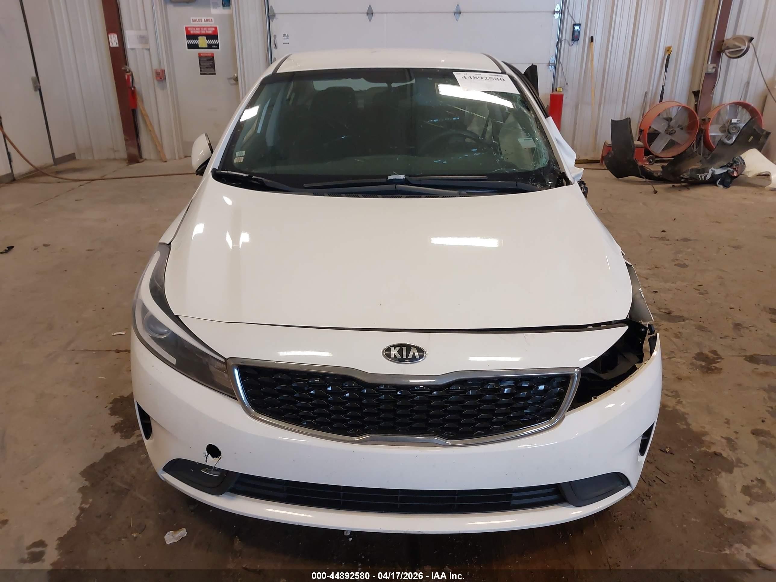 2017 Kia Forte Lx White vin: 3KPFK4A79HE036666