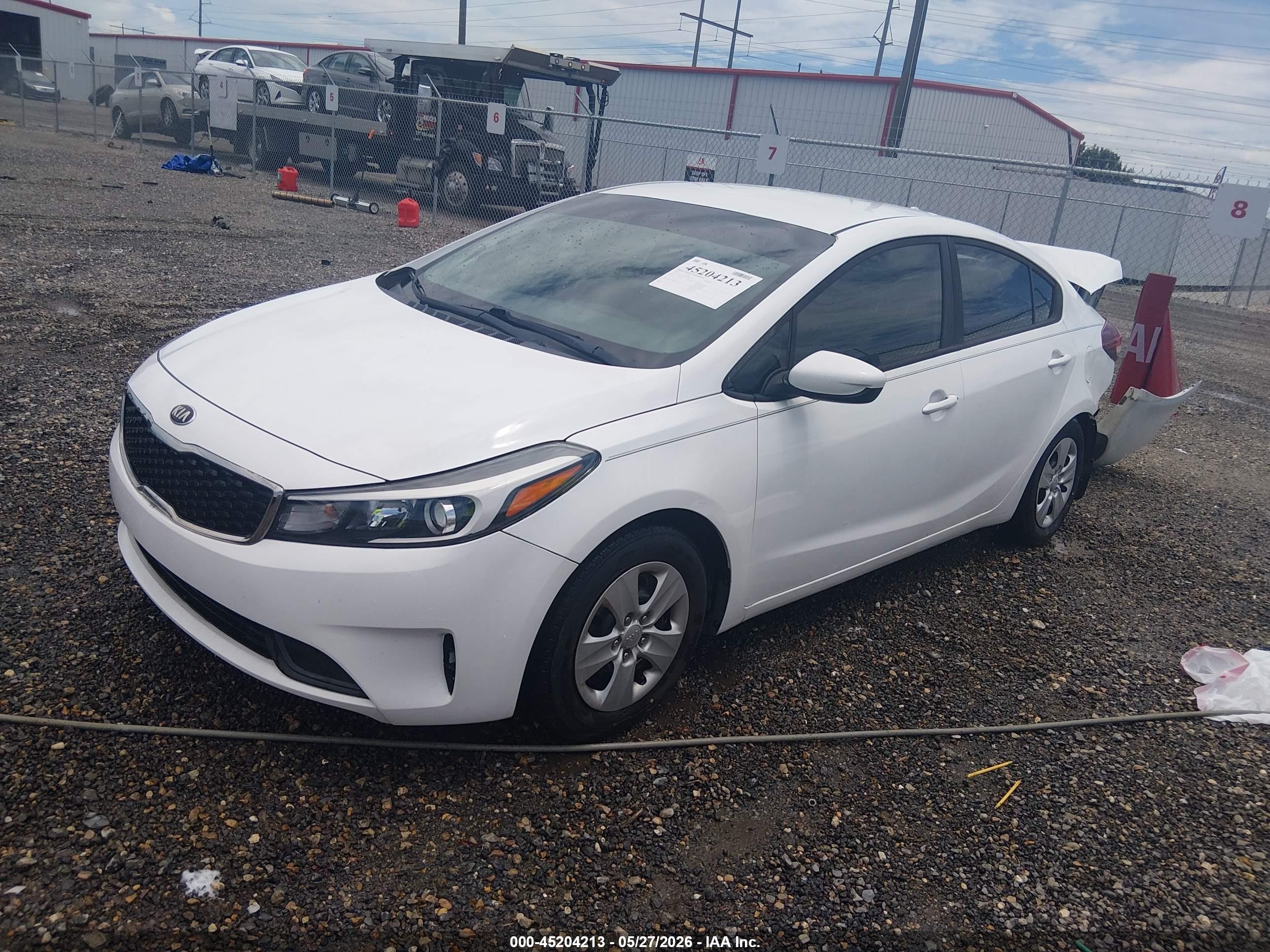 2017 Kia Forte Lx White vin: 3KPFK4A7XHE043285