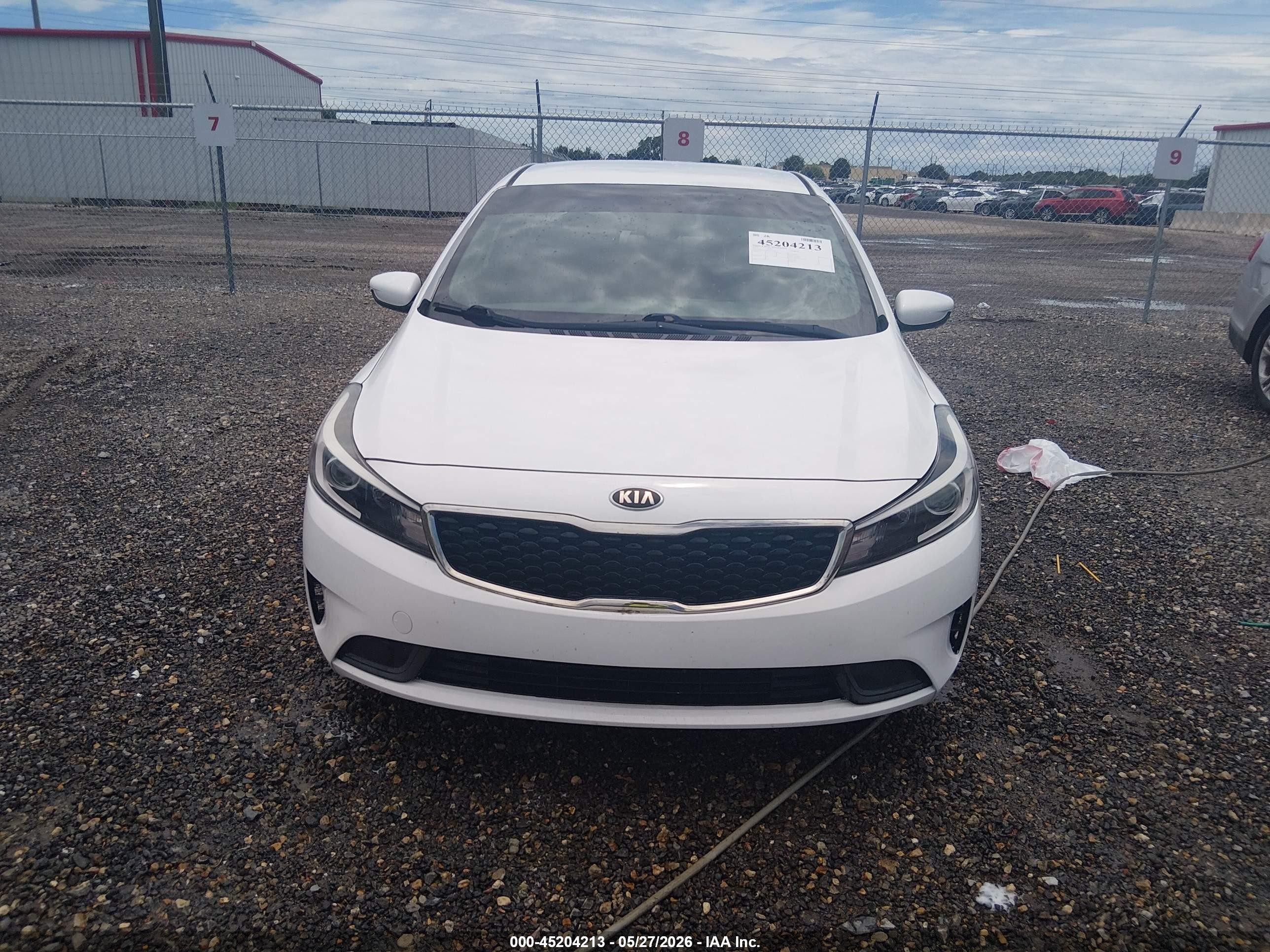 2017 Kia Forte Lx White vin: 3KPFK4A7XHE043285