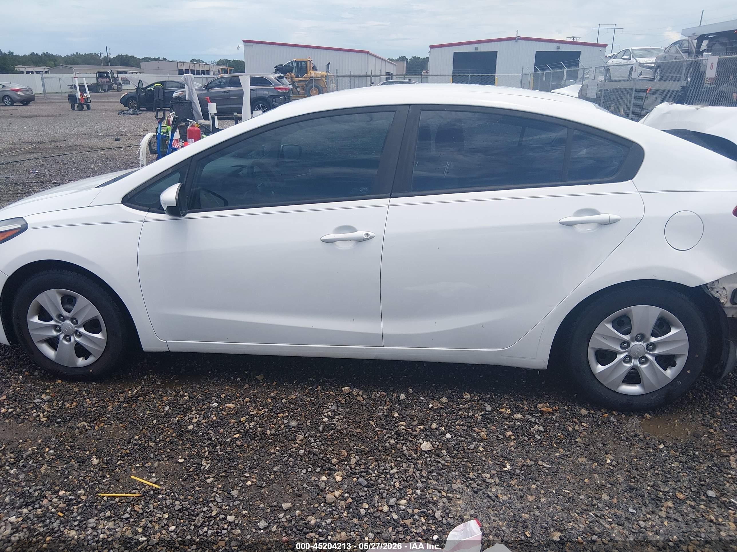 2017 Kia Forte Lx White vin: 3KPFK4A7XHE043285